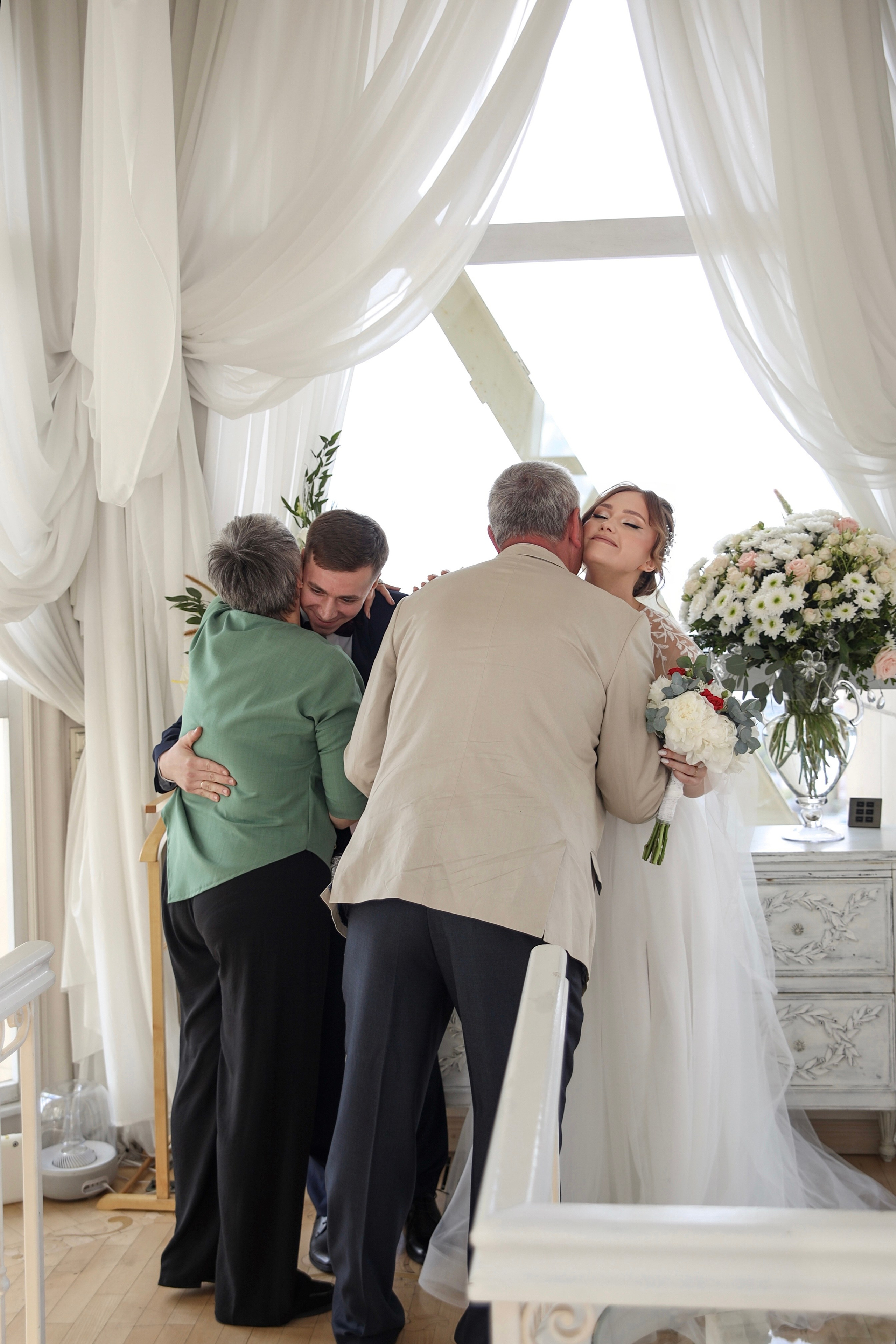 Алина и Илья Свадебная фотосессия гостиница Redisson. Главная