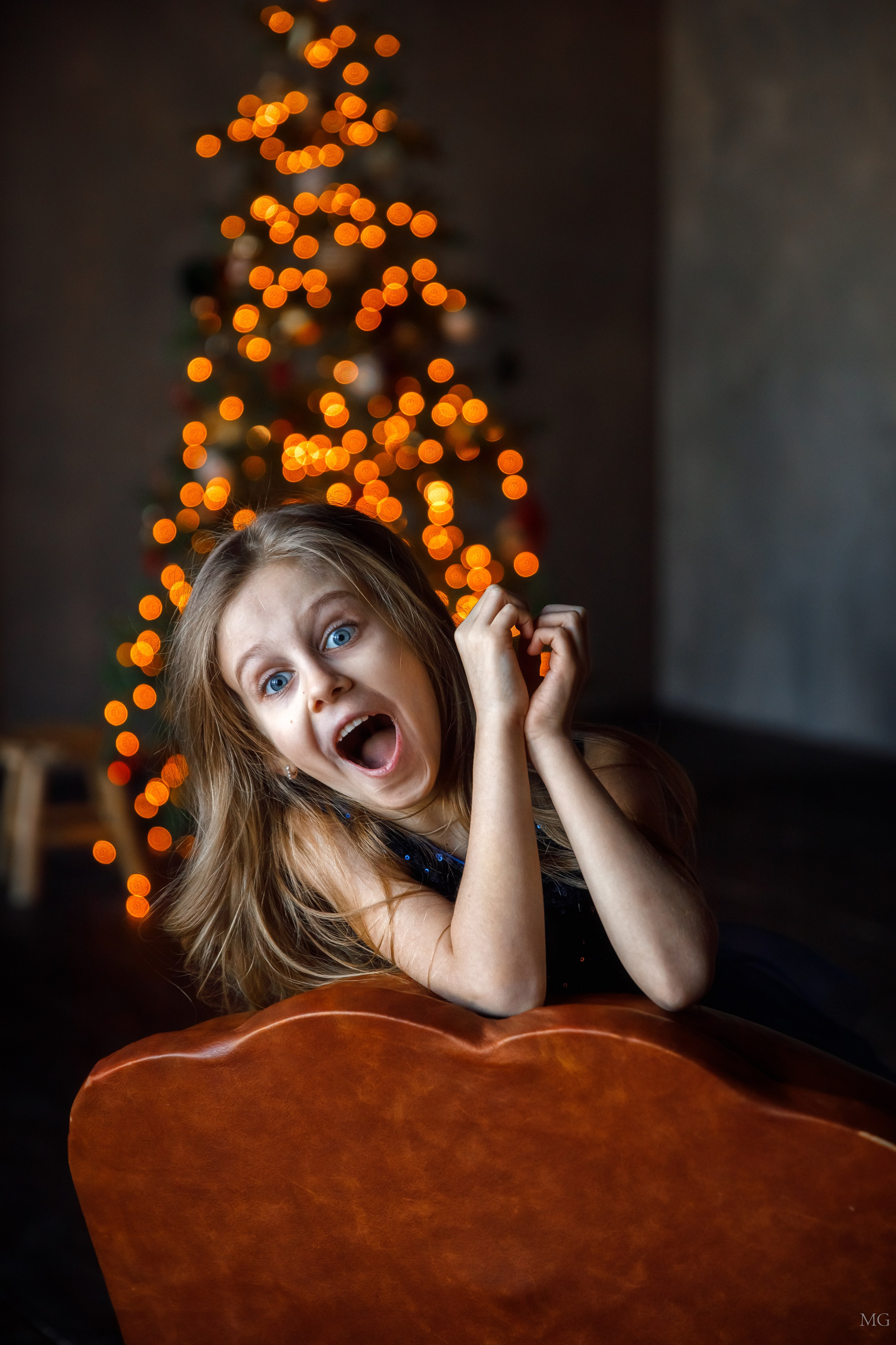 Анютка и родители). Маша Гонтарь Семейный домашний репортажный фотограф в Санкт-Петербурге