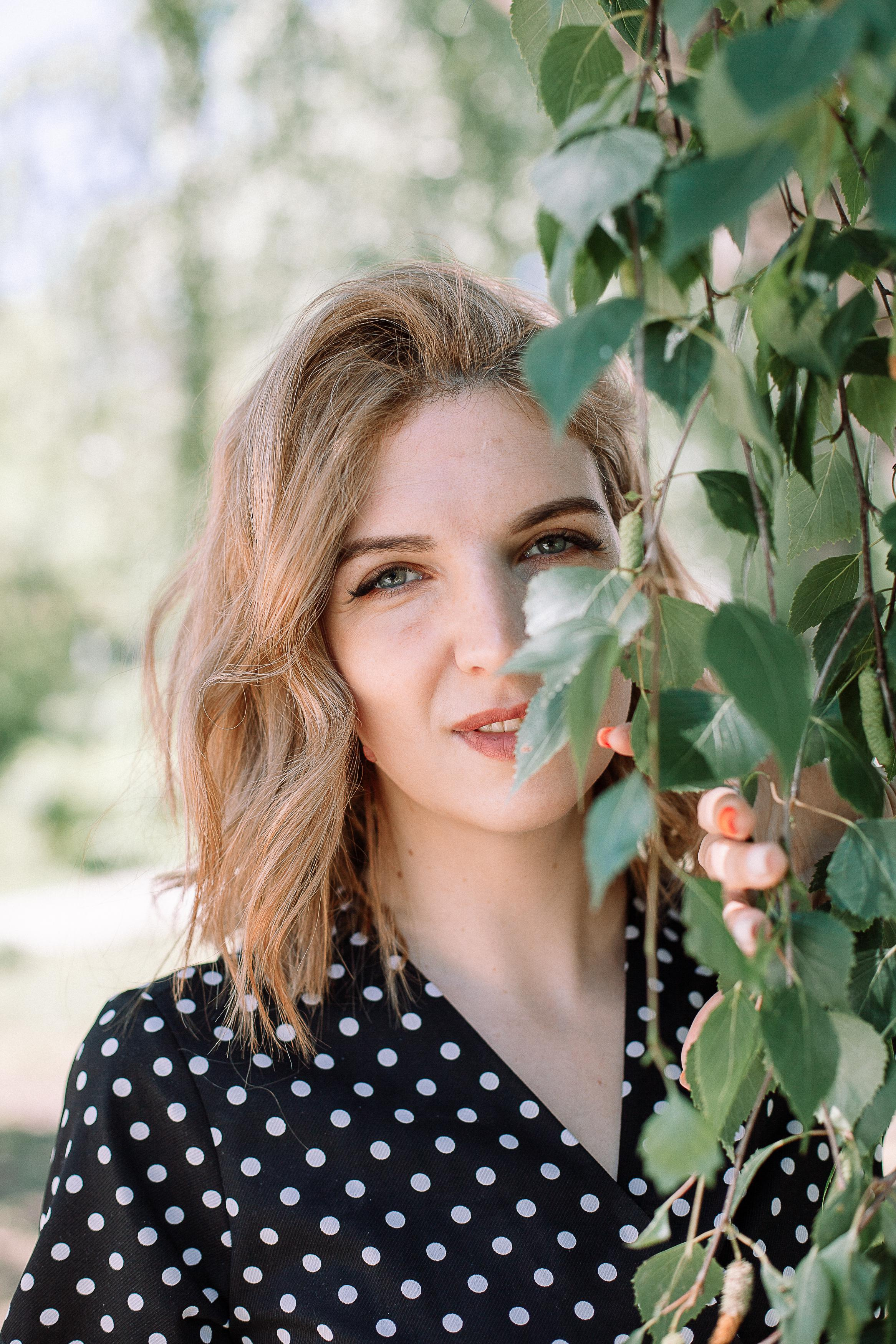 Алёна, съемка в сквере возле Оперного. Семейный фотограф Трусова Евгения в Екатеринбурге