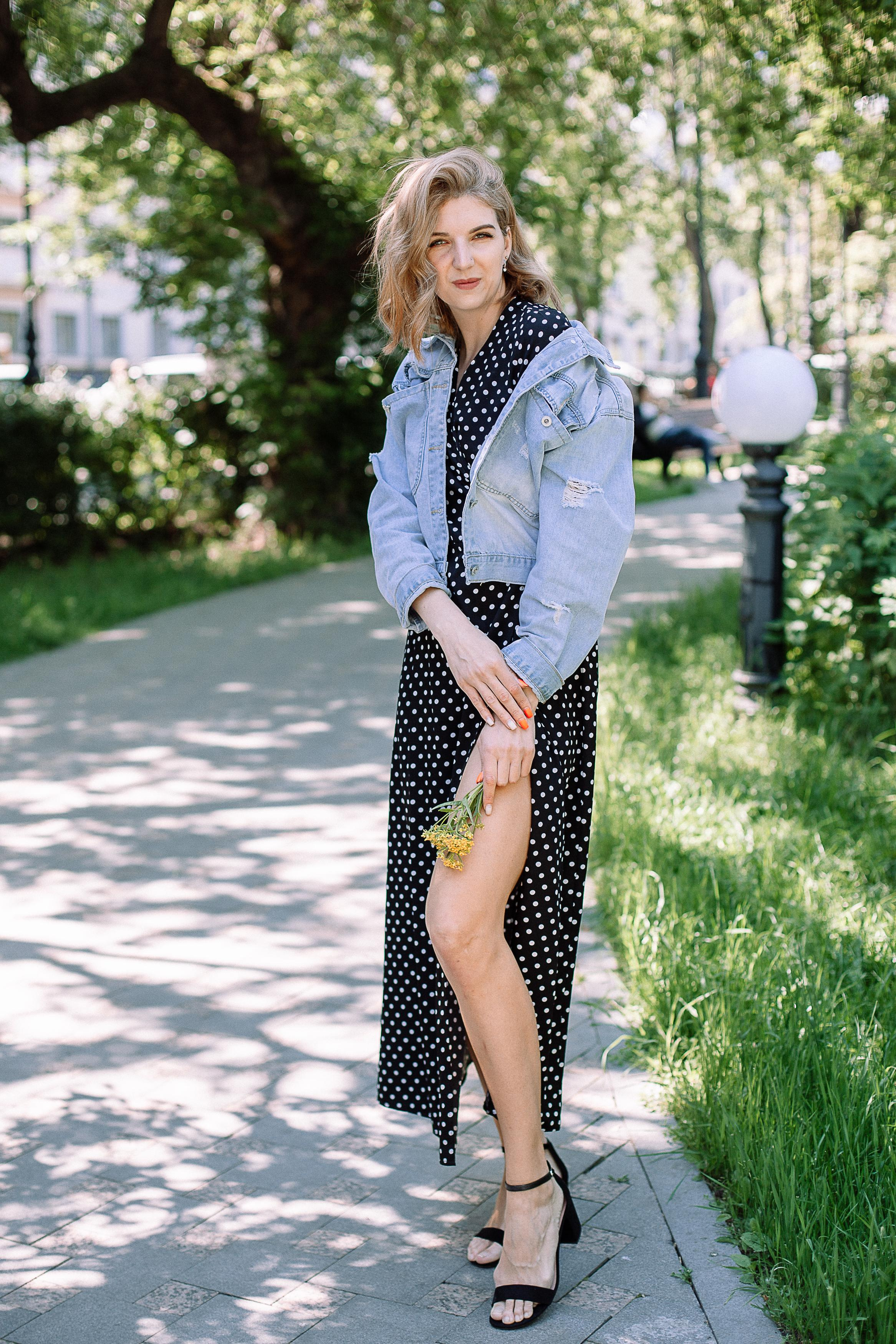 Алёна, съемка в сквере возле Оперного. Семейный фотограф Трусова Евгения в Екатеринбурге