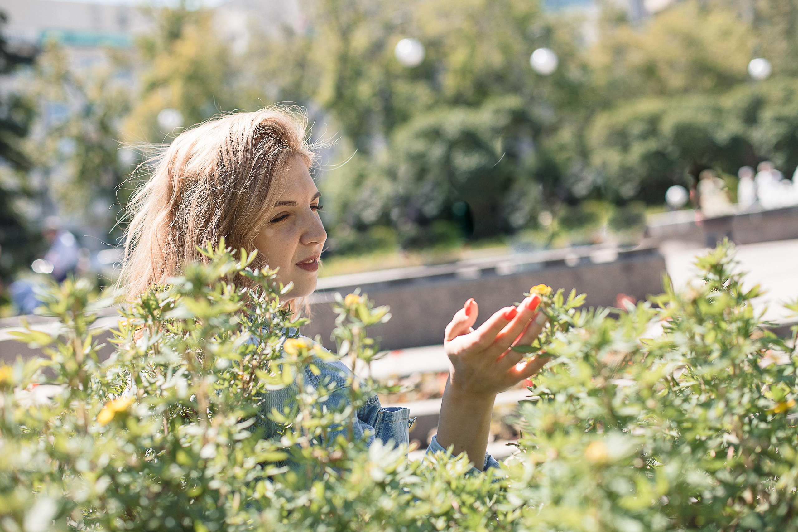 Алёна, съемка в сквере возле Оперного. Семейный фотограф Трусова Евгения в Екатеринбурге