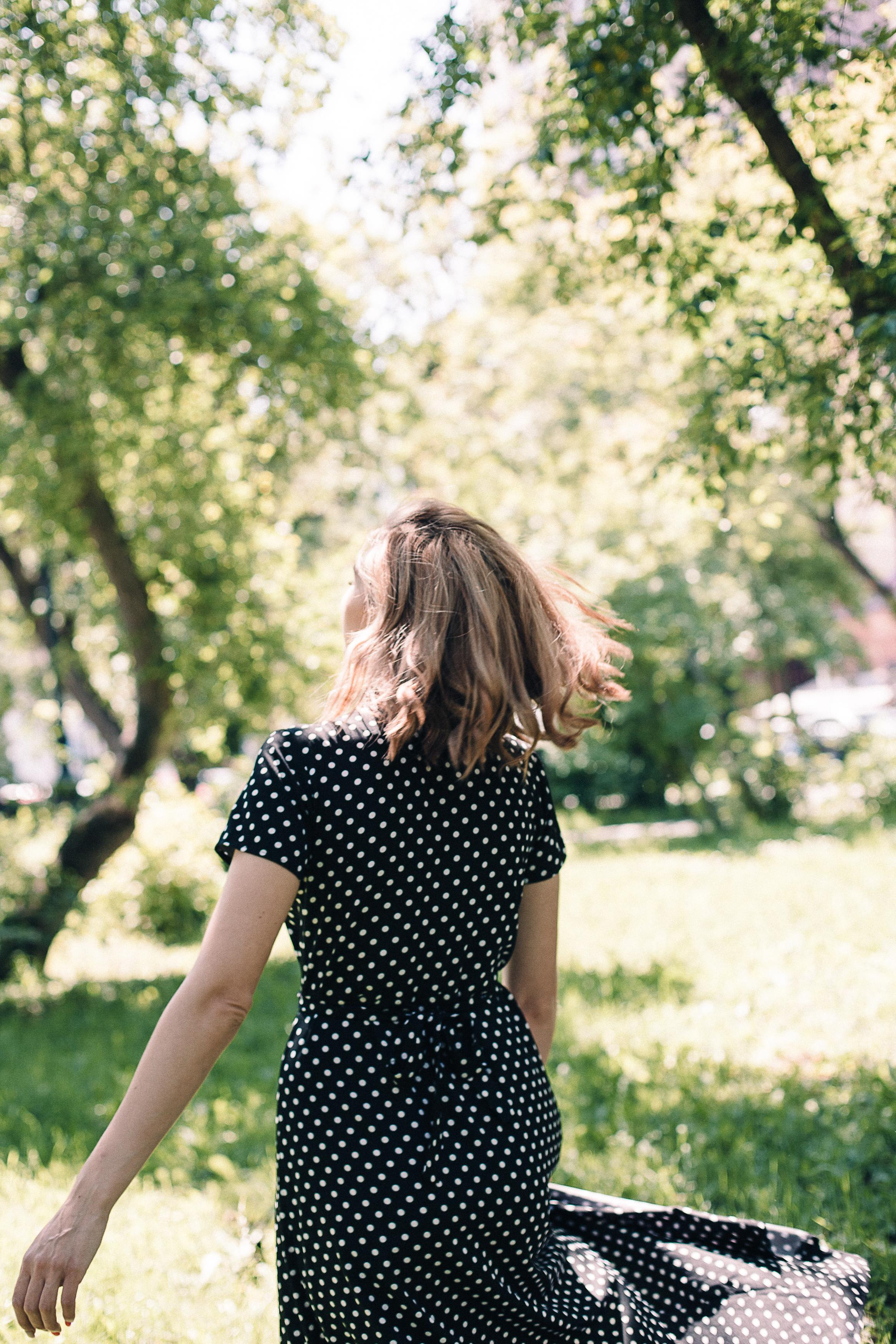 Алёна, съемка в сквере возле Оперного. Семейный фотограф Трусова Евгения в Екатеринбурге