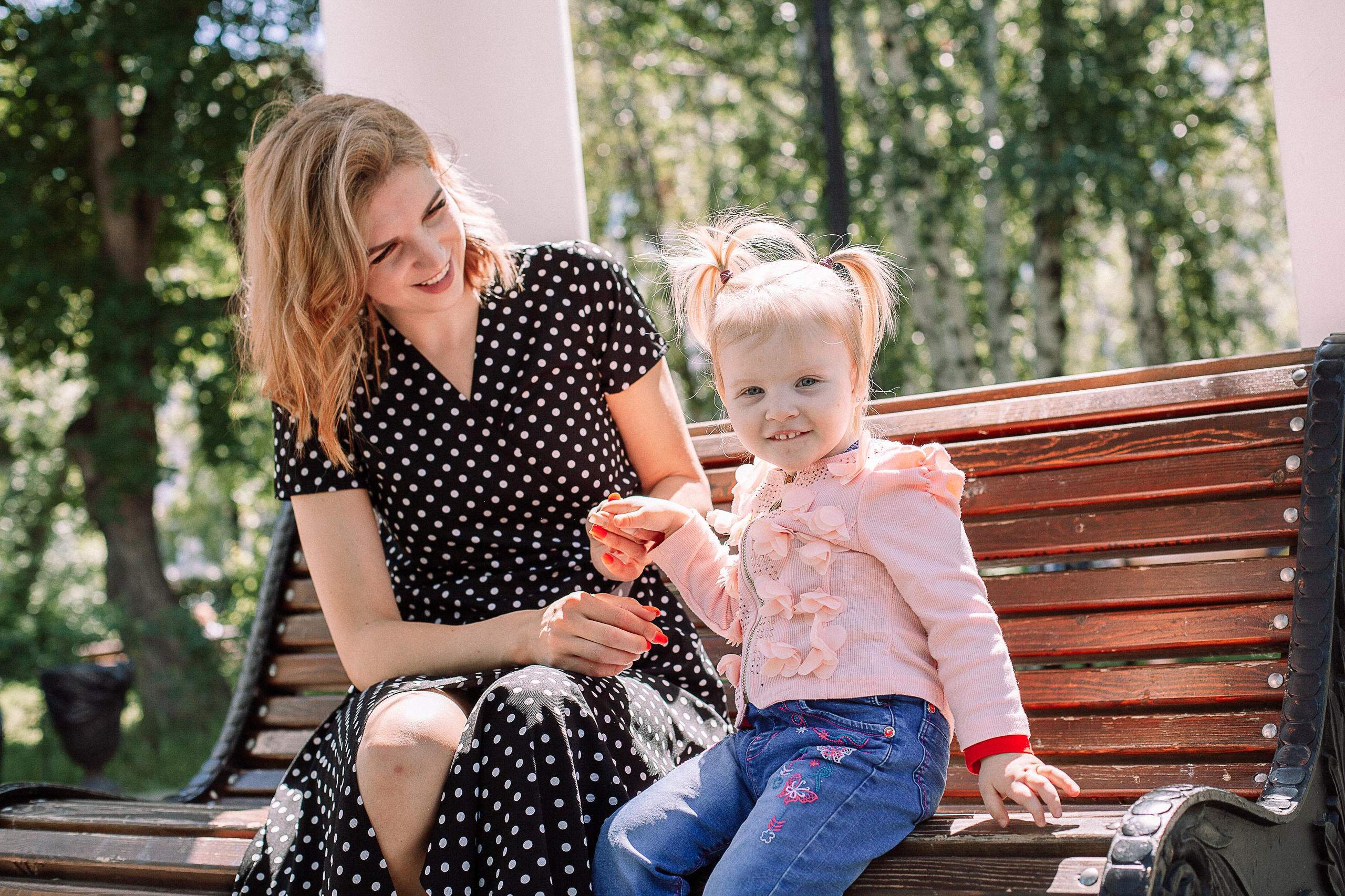 Алёна, съемка в сквере возле Оперного. Семейный фотограф Трусова Евгения в Екатеринбурге