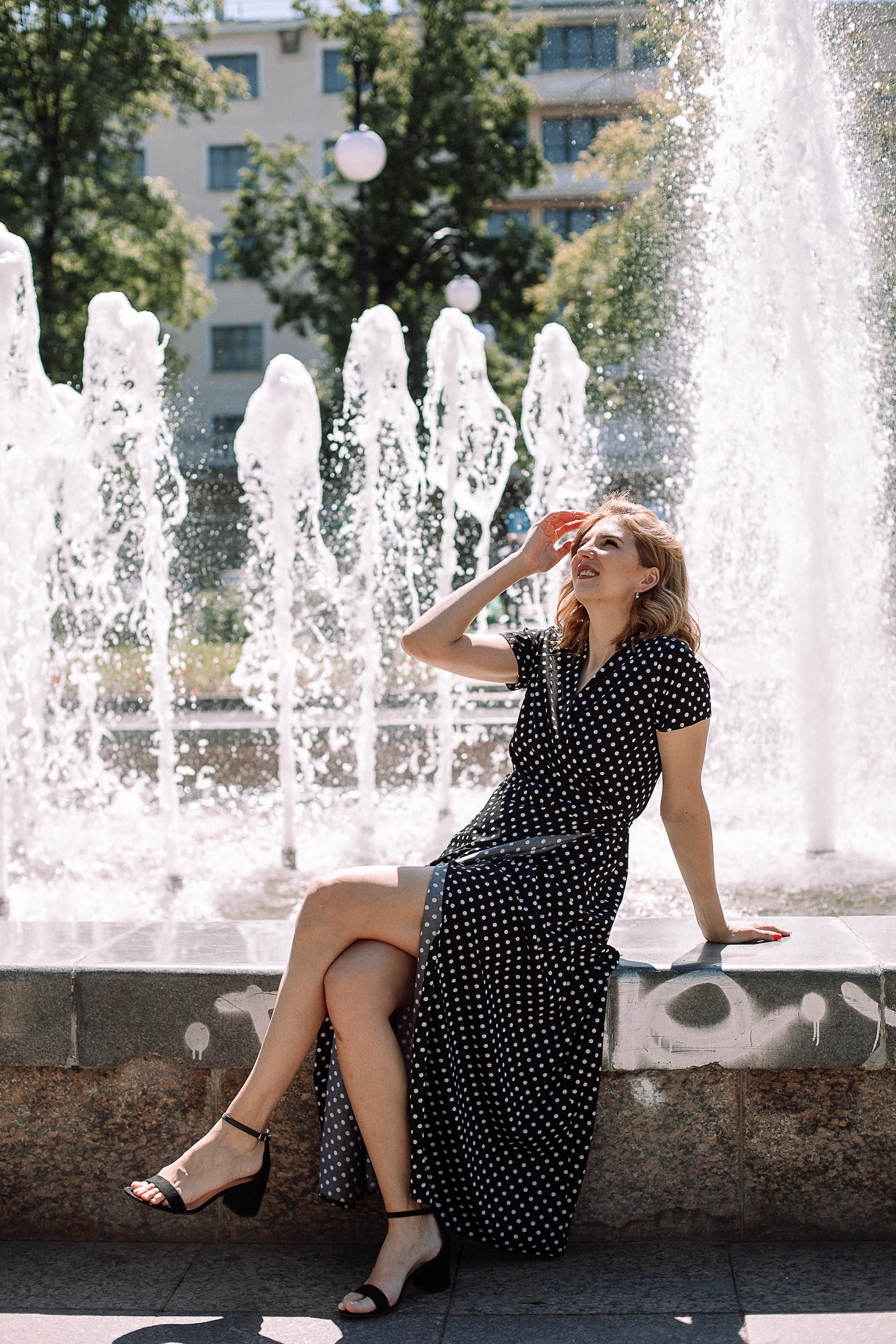 Алёна, съемка в сквере возле Оперного. Семейный фотограф Трусова Евгения в Екатеринбурге