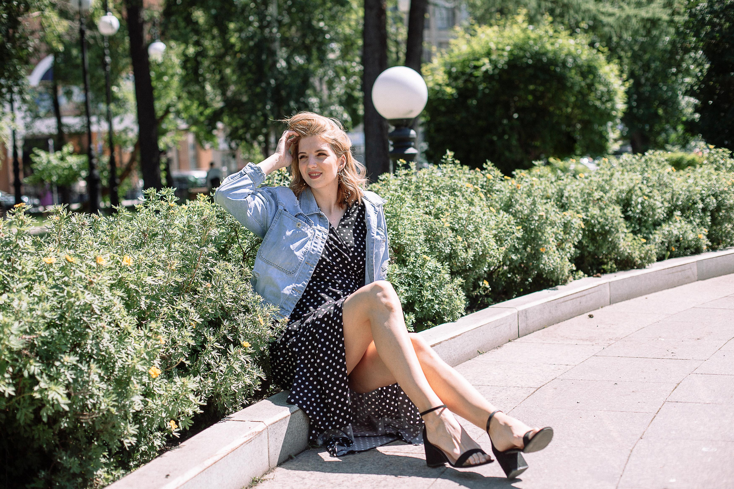 Алёна, съемка в сквере возле Оперного. Семейный фотограф Трусова Евгения в Екатеринбурге