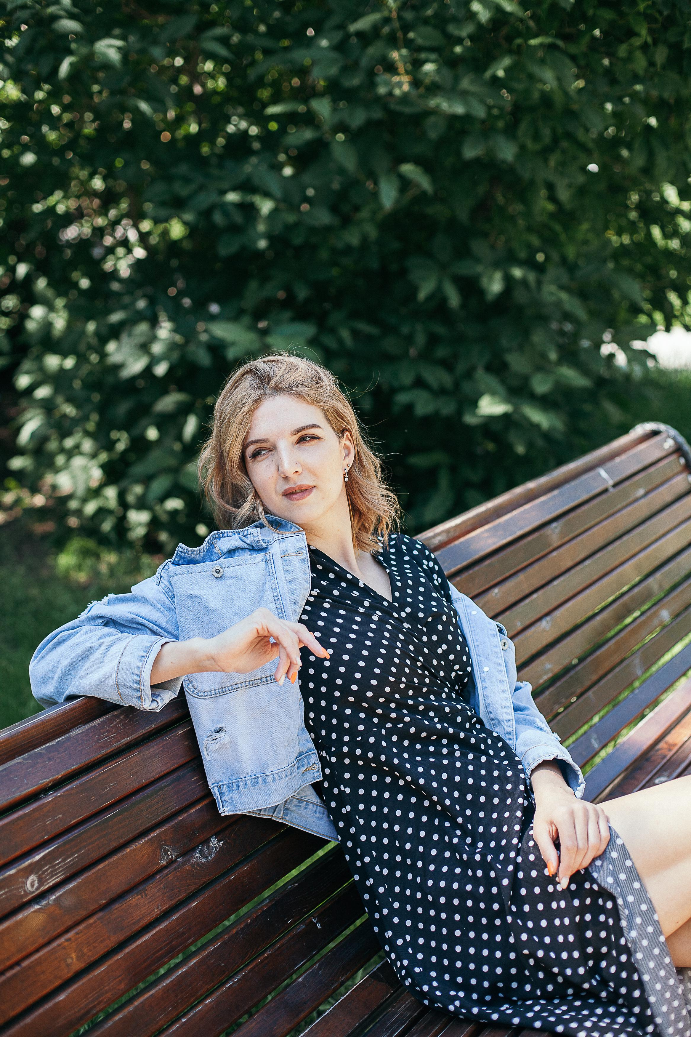 Алёна, съемка в сквере возле Оперного. Семейный фотограф Трусова Евгения в Екатеринбурге