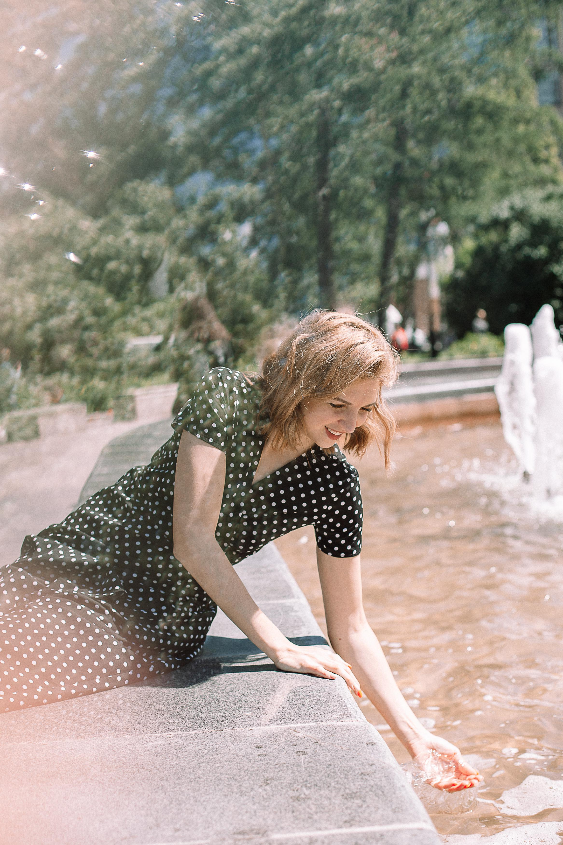 Алёна, съемка в сквере возле Оперного. Семейный фотограф Трусова Евгения в Екатеринбурге