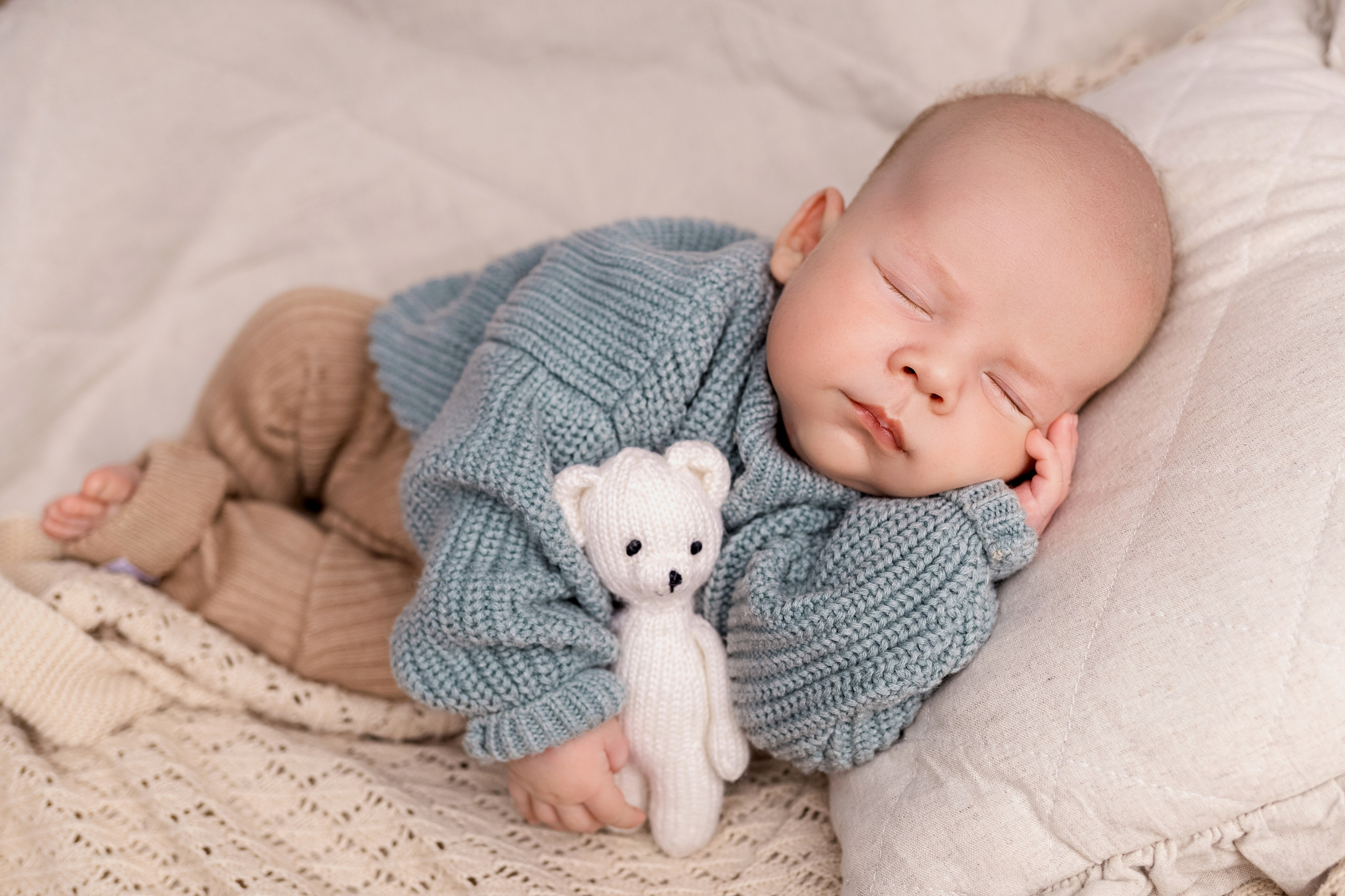 Newborn съемка в стиле Лайф. Фотограф новорожденных малышей в Омске и Омской области Эльвира Камаева