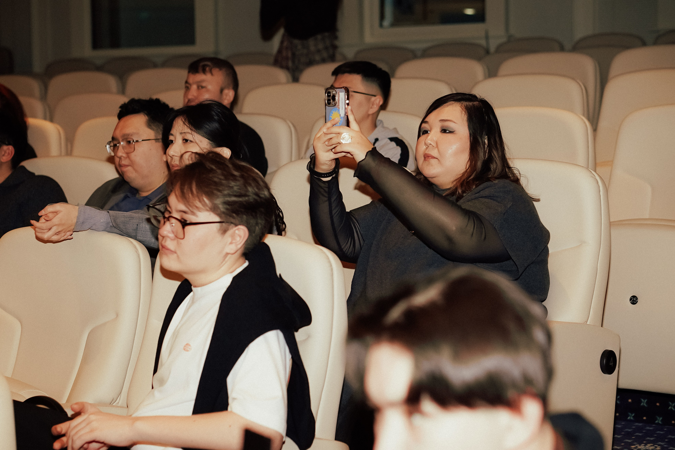 Казахстанские страницы (презентация книг). Крис Богомазова