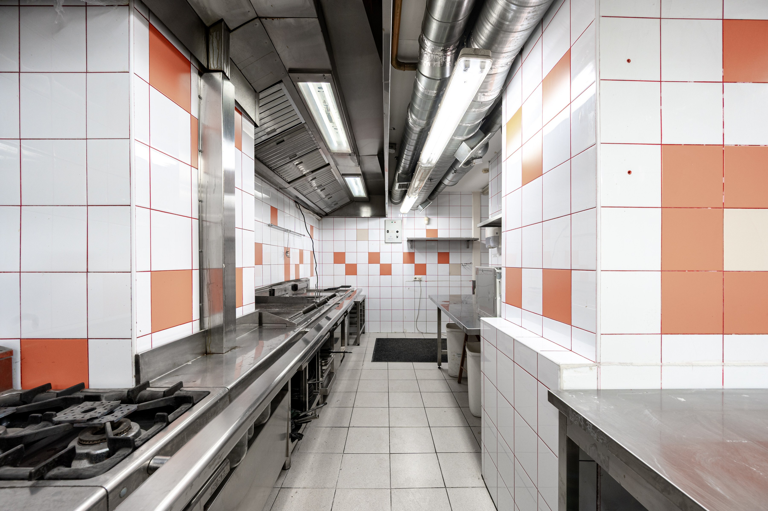 Ресторан на продажу. Интерьерный фотограф. Фото- видеосъемка недвижимости Санкт-Петербург