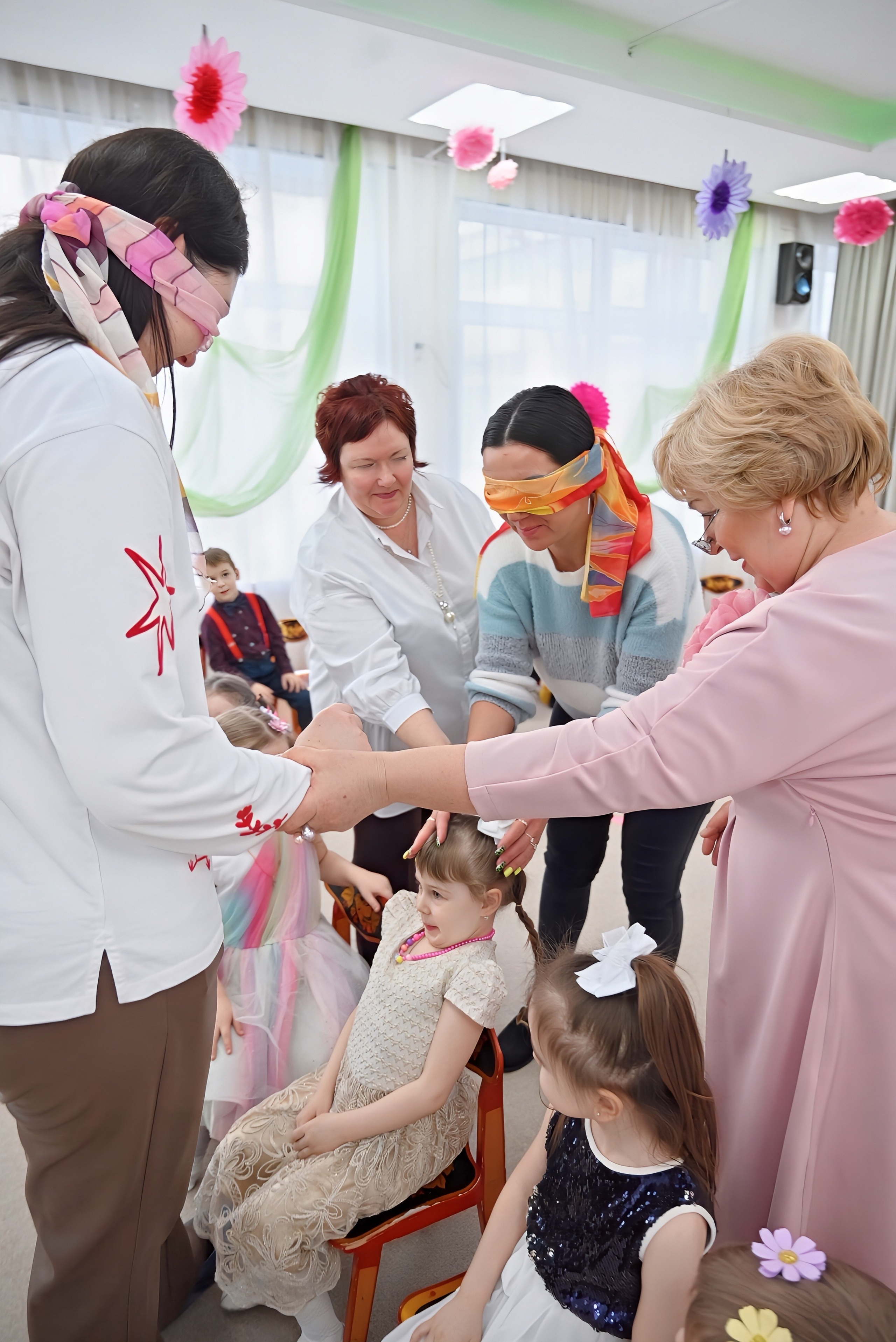 Праздник в группе «Дружная семейка». Семейный и детский фотограф Москва