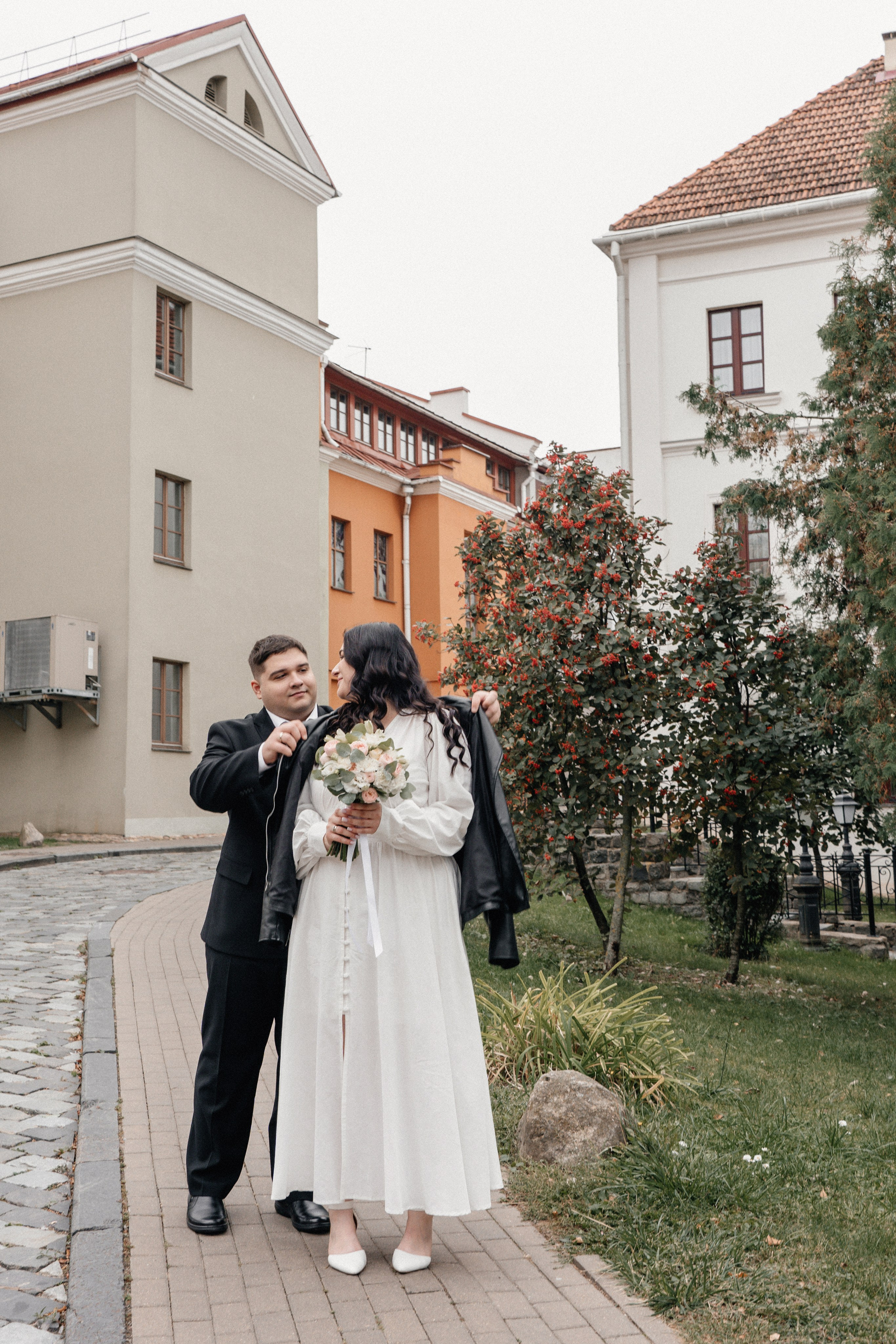 Юля и Дима прогулка в Троицком предместье. Ваш семейный фотограф в Минске — Вика Трегубова