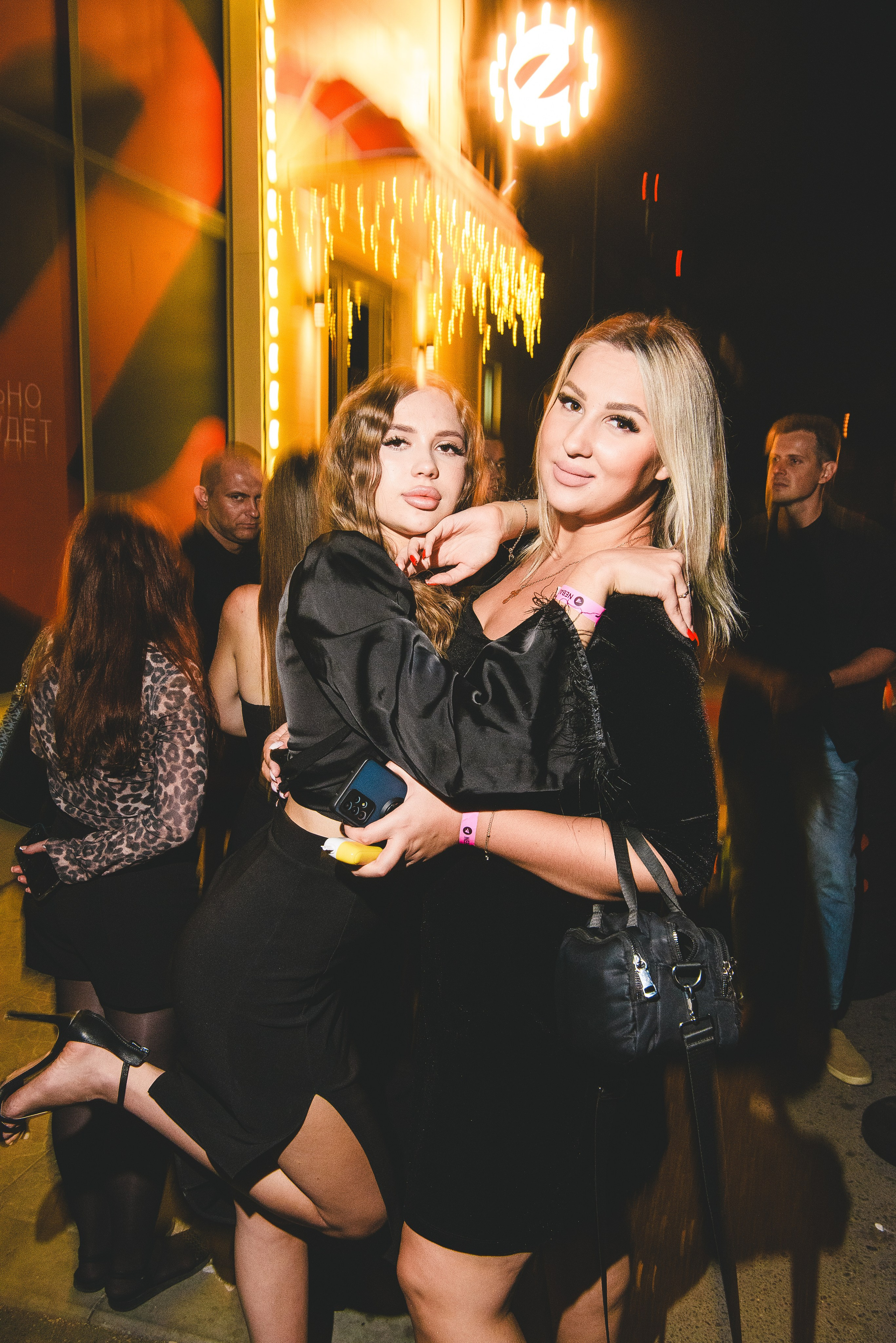 Фотоотчёты о вечеринках для НеБар Волгоград. Или стиль «пьяный фотограф». Фотограф в Волгограде и Волжском Александр Горбань