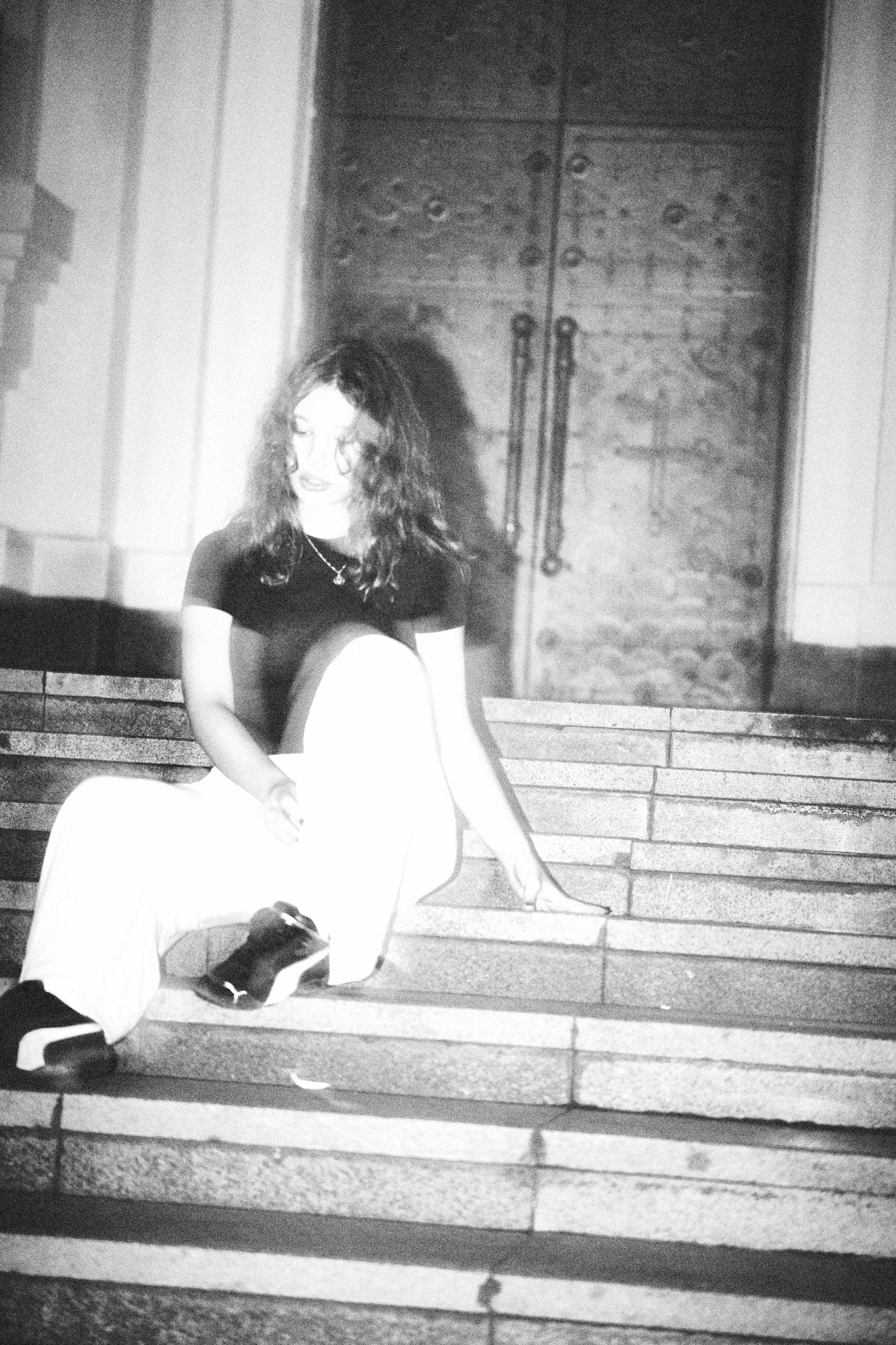 Ночная Фотосессия Софа. Фэшн-фотография и портреты в Владивостоке. Превращаю съёмку в повествование — создаю образы с сюжетом, которые остаются в памяти