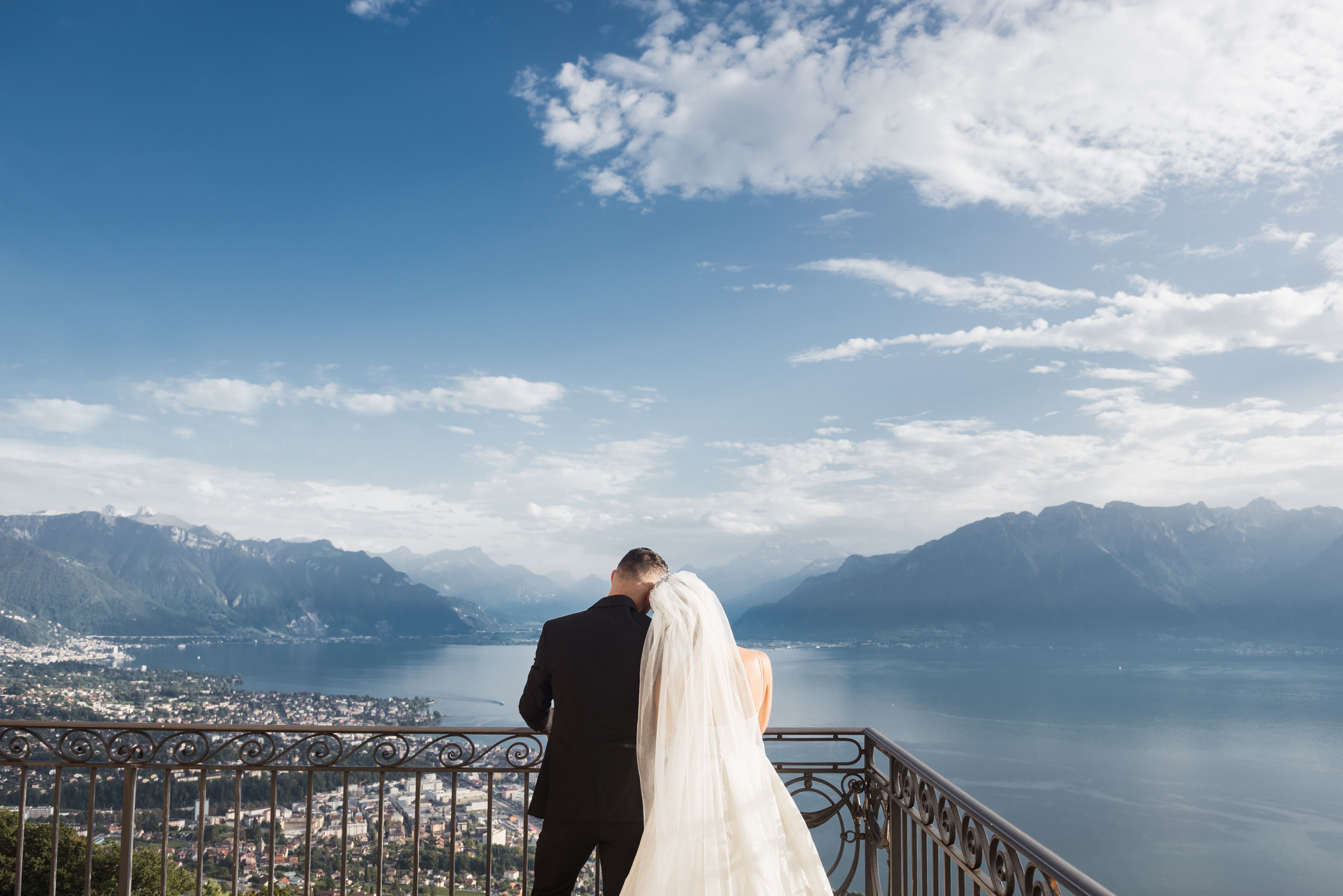 Wedding photo shoot in Switzerland. Photographer in Switzerland and Europe Anna Alekseenko