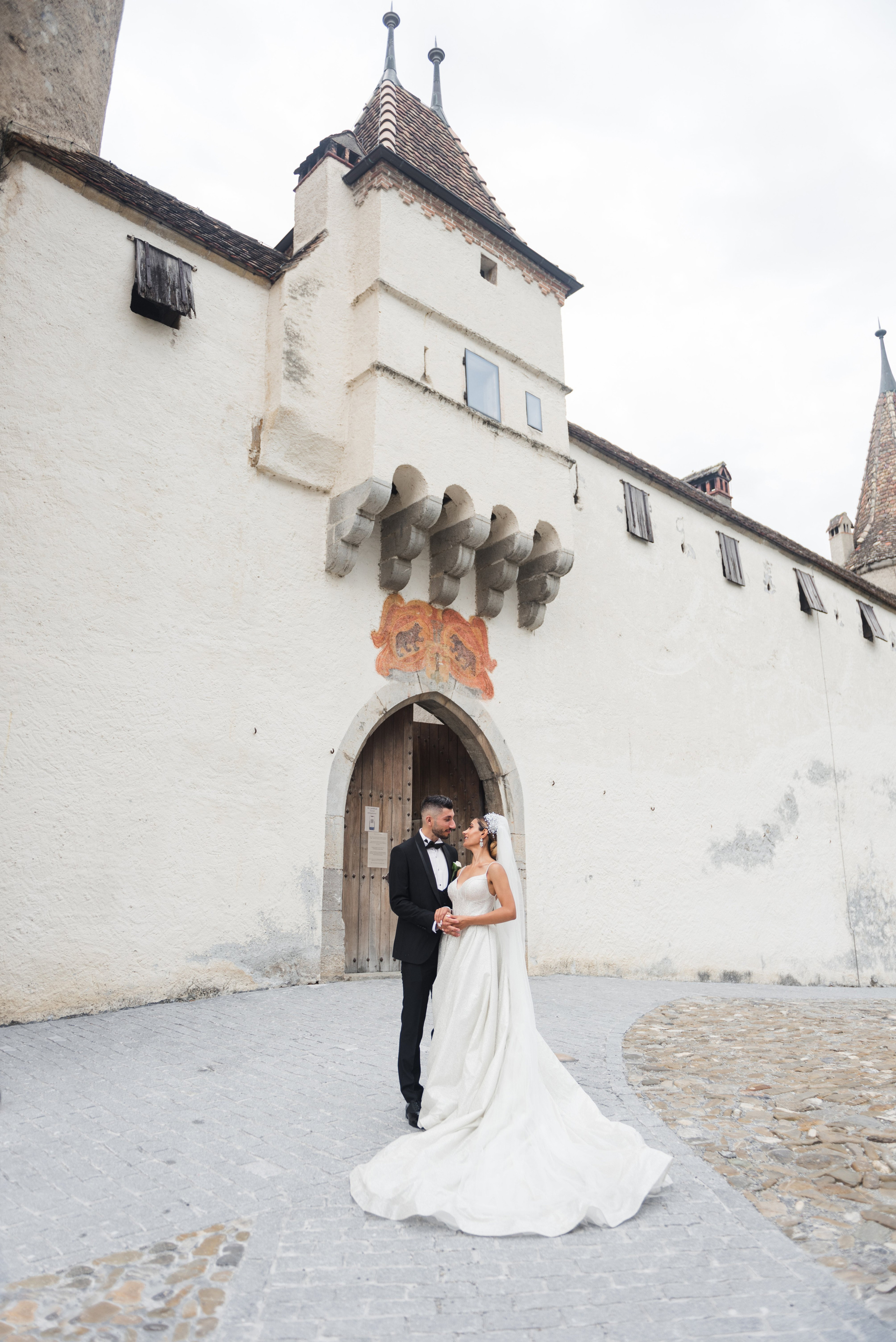 Wedding photo shoot in Switzerland. Photographer in Switzerland and Europe Anna Alekseenko