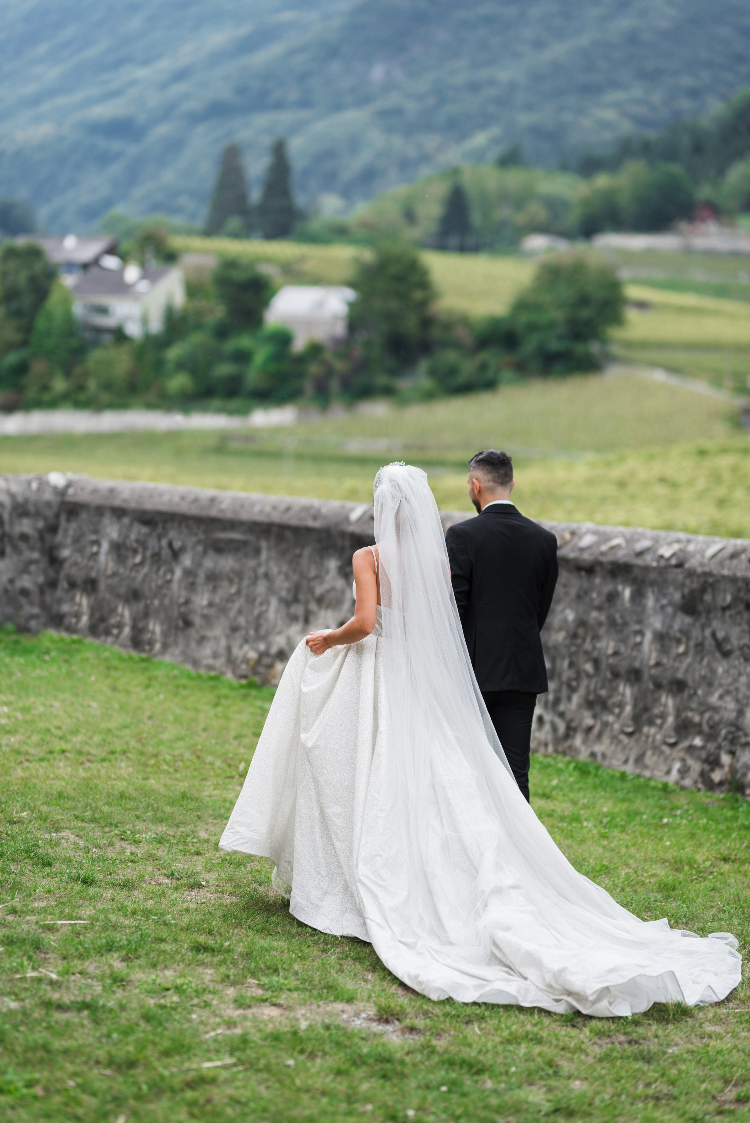 Wedding photo shoot in Switzerland. Photographer in Switzerland and Europe Anna Alekseenko