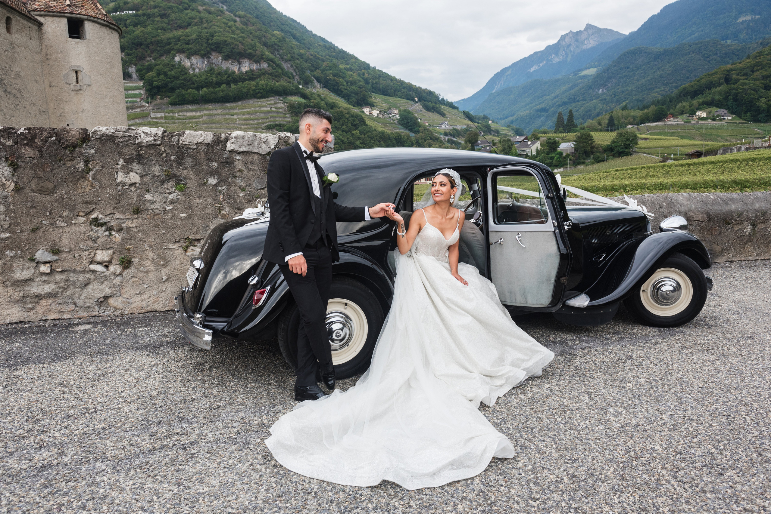 Wedding photo shoot in Switzerland. Photographer in Switzerland and Europe Anna Alekseenko