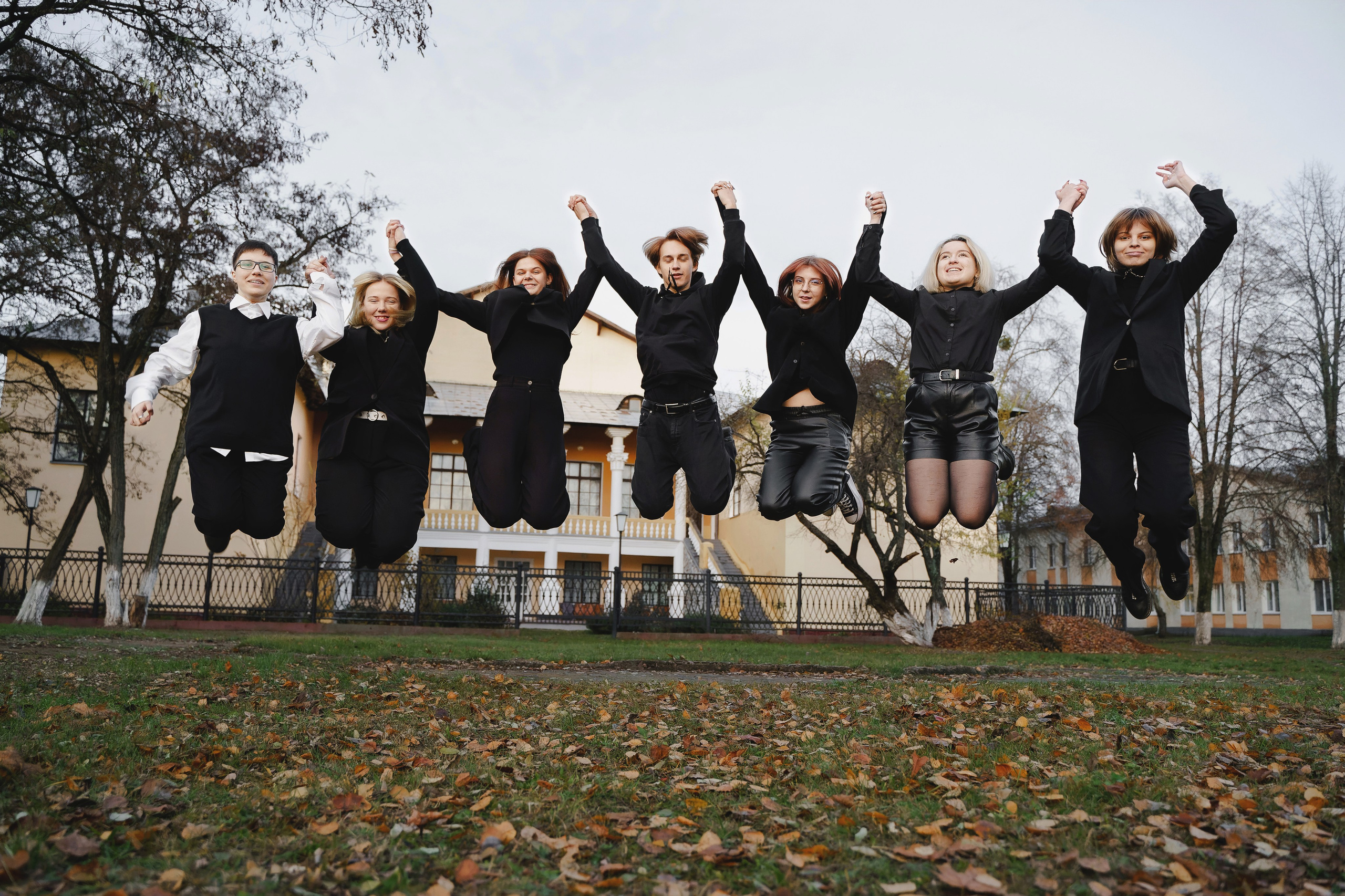 Выпускной альбом для школы. Семейный и свадебный фотограф Минск Юрий Прилепов. Выпускные альбомы!