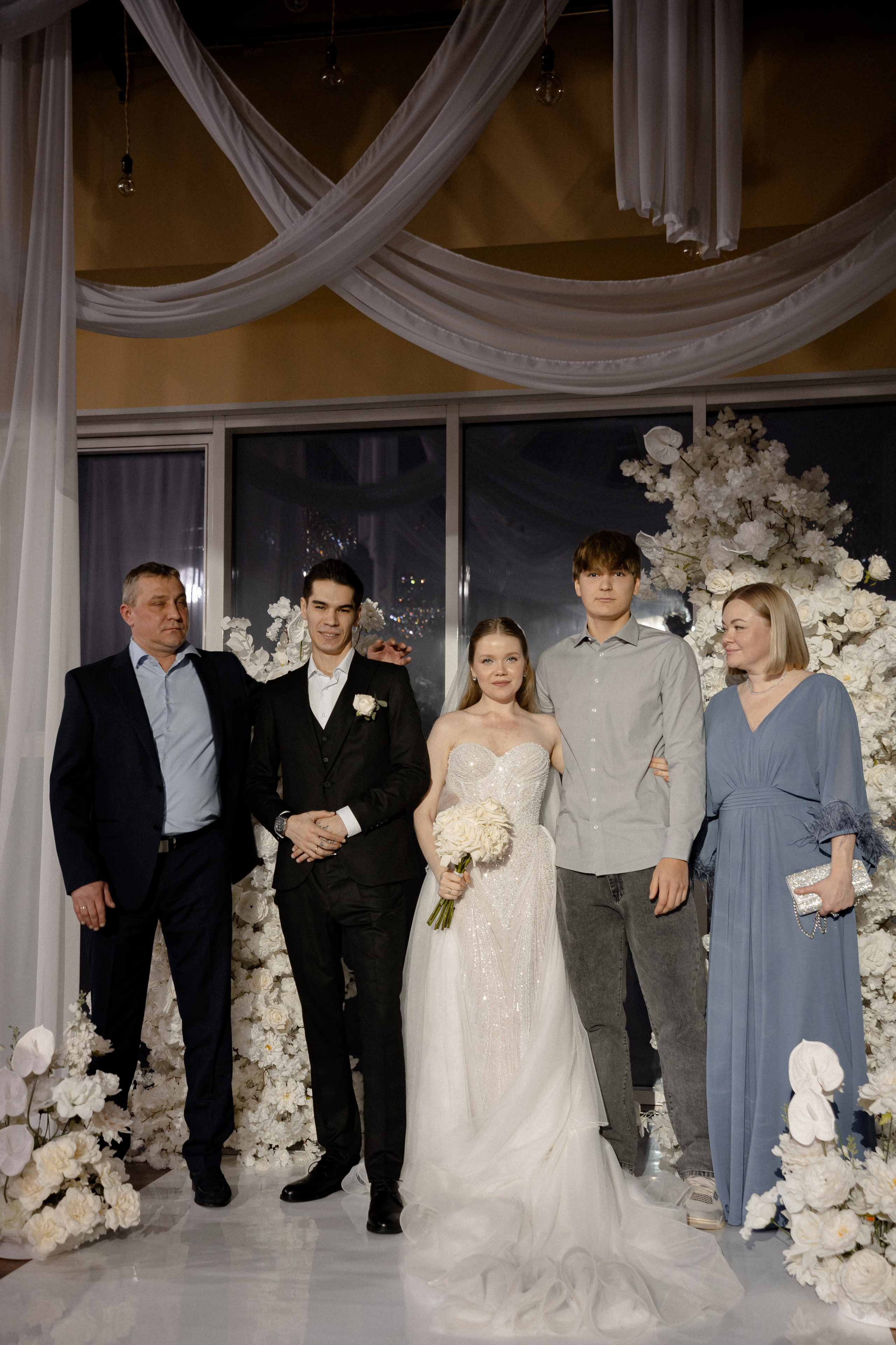 СВАДЕБНАЯ СЬЕМКА СБОРОВ В ОТЕЛЕ И ВЫЕЗД НА ЦЕРЕМОНИЮ (СНЯТО В СИБИРЕ В НИЖНЕВАРТОВСКЕ). Профессиональный фотограф, Санкт-Петербург — Виктория Богомолова