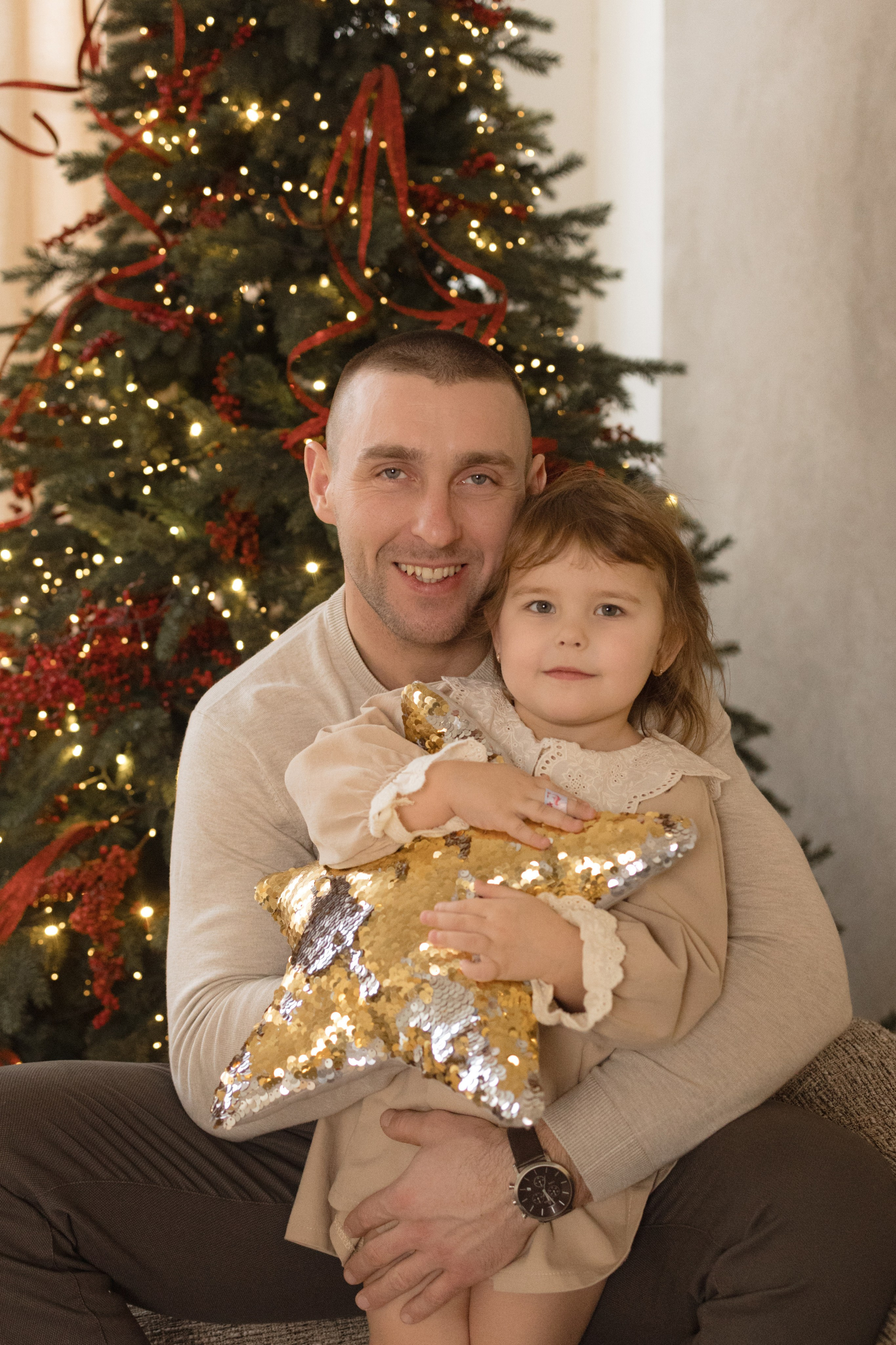 Новогодняя съемка в Мун (зал Семейный). Фотограф беременности и новорожденных в Красноярске Вета Ланская