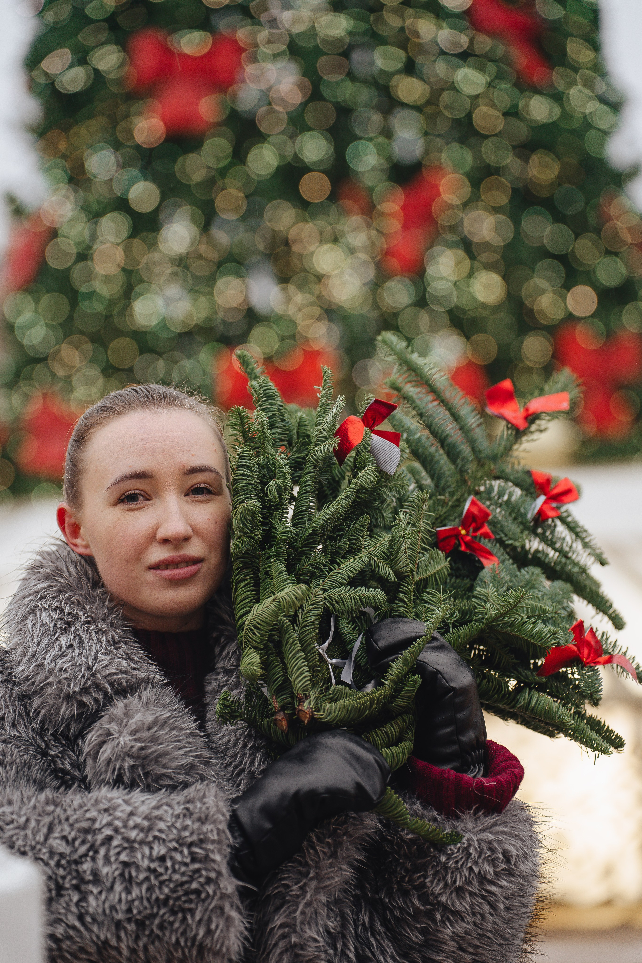 ПРОГУЛКА НА МАНЕЖНОЙ ПЛОЩАДИ ДЛЯ ДЕВУШКИ ПЕРЕД НОВЫМ ГОДОМ (НОВОГОДНЯЯ ФОТОСЕССИИЯ НА МАНЕЖНОЙ ПЛОЩАДИ). Профессиональный фотограф, Санкт-Петербург — Виктория Богомолова