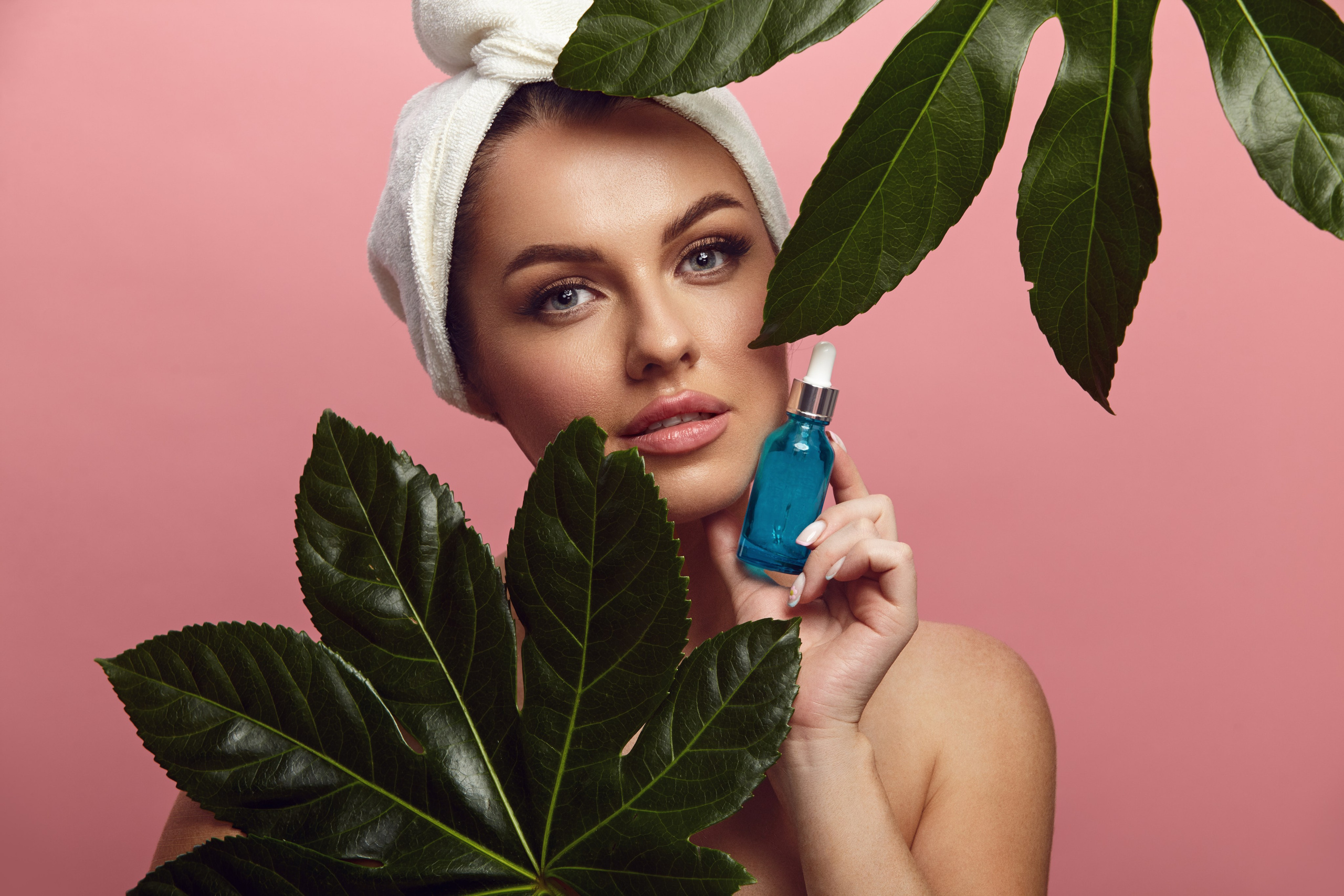 СЪЁМКА НА ЛЮДЯХ. Ильшат Бикмиев — предметный фотограф. Каталог и рекламная съёмка для бизнеса Алматы. Качественные фото для бизнеса, маркетплейсов интернета