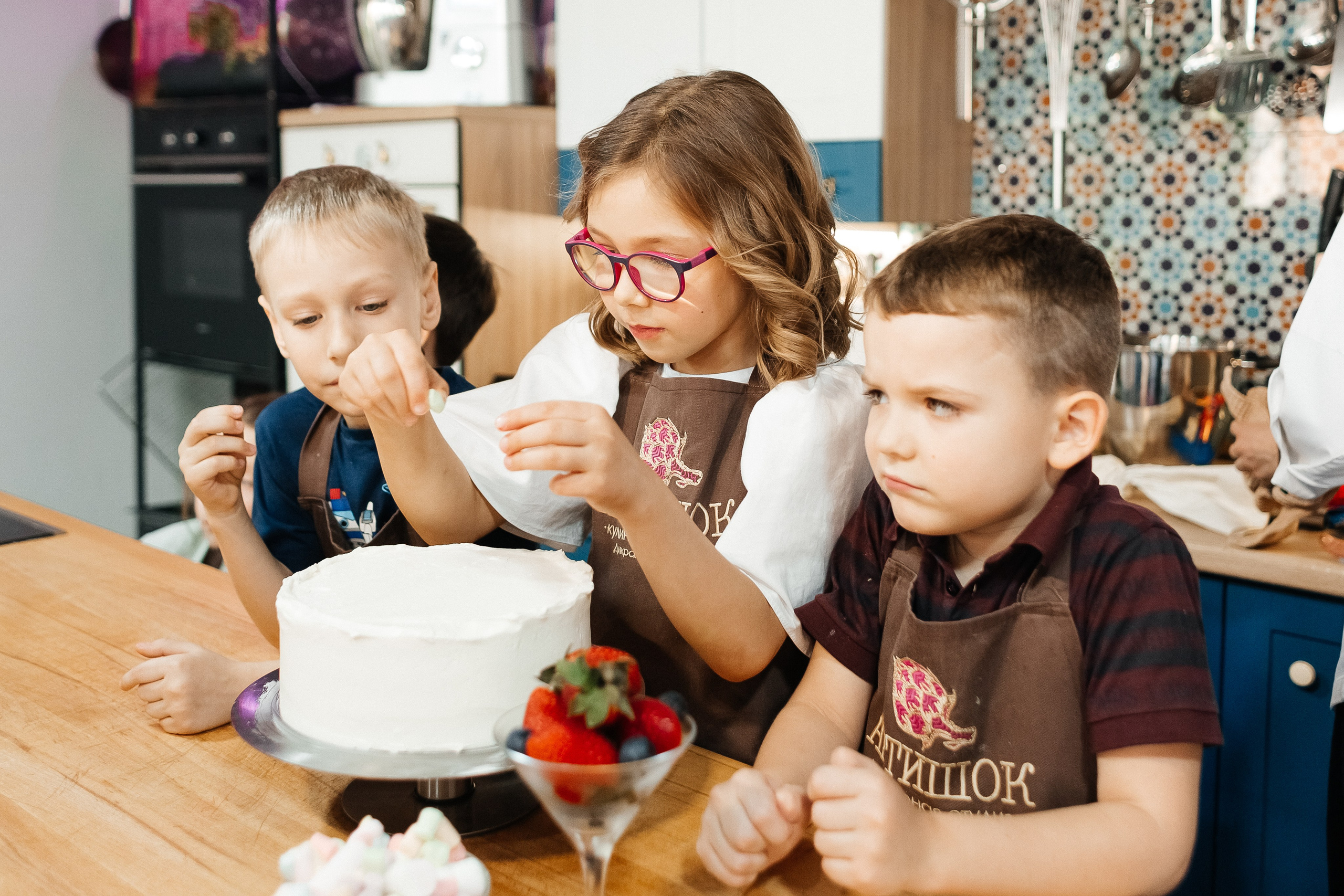 Детский мастер-класс в «АРТиШОК». Фотограф Кемерово | Сергей