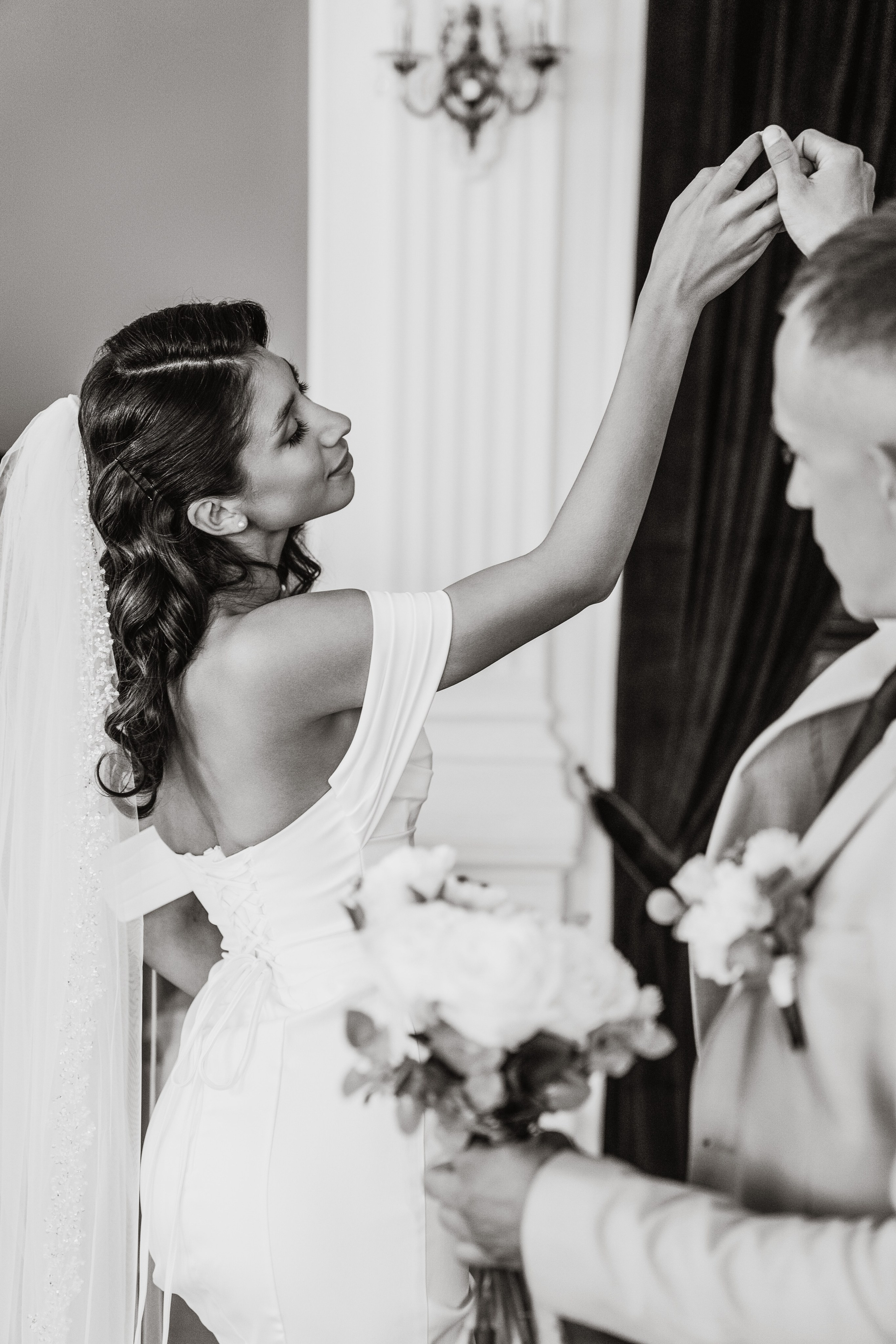 фотограф на свадьбу, фотосессия на природе, букет невесты, ретро машина на свадьбу