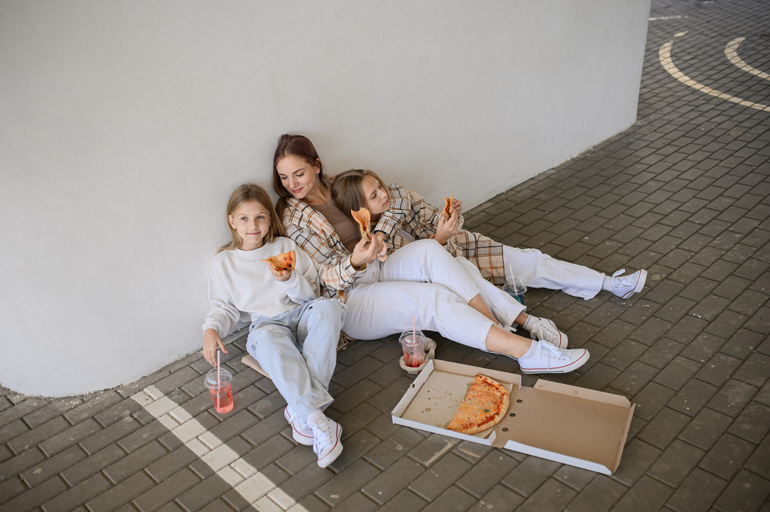 Марина и девочки. Www.ostermiller.ru