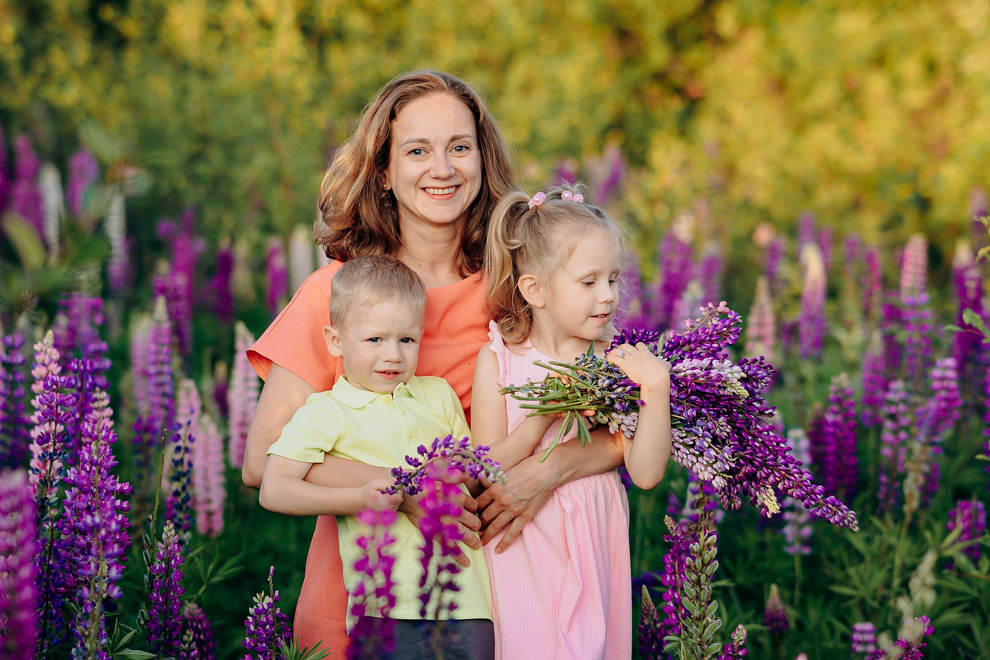 Прогулка в люпиновом поле. Семейный фотограф в Пензе Мария Левина