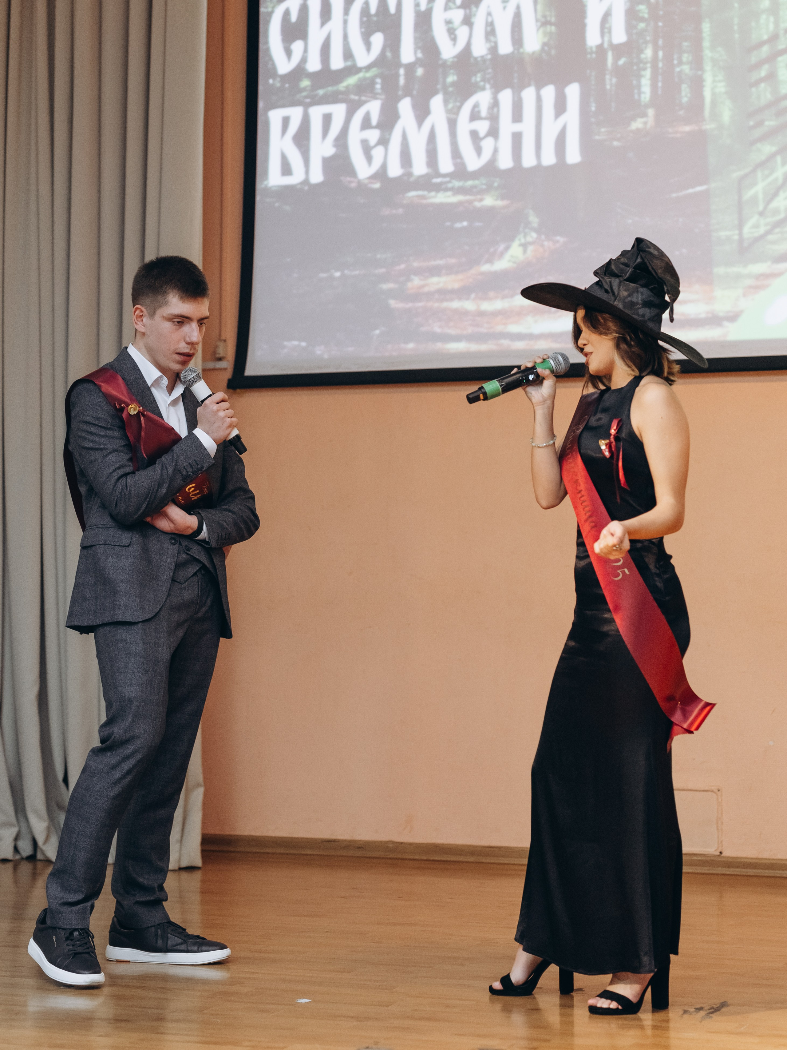 Последний звонок концерт+ фотозона. Фотограф Людмила Оюн