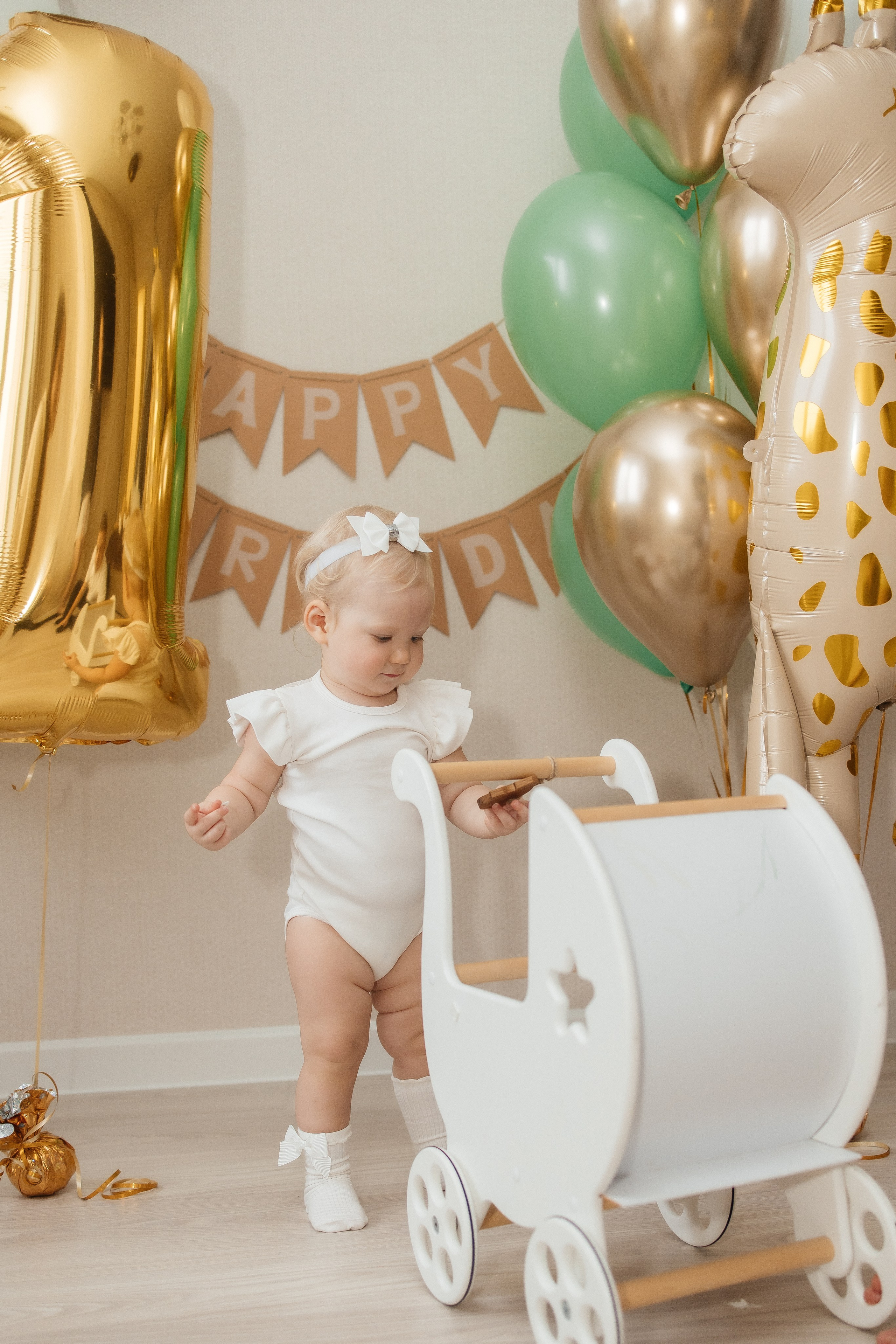 1 годик Еве (домашняя съемка). Профессиональный фотограф Кристина Искусных. Талдом- Москва