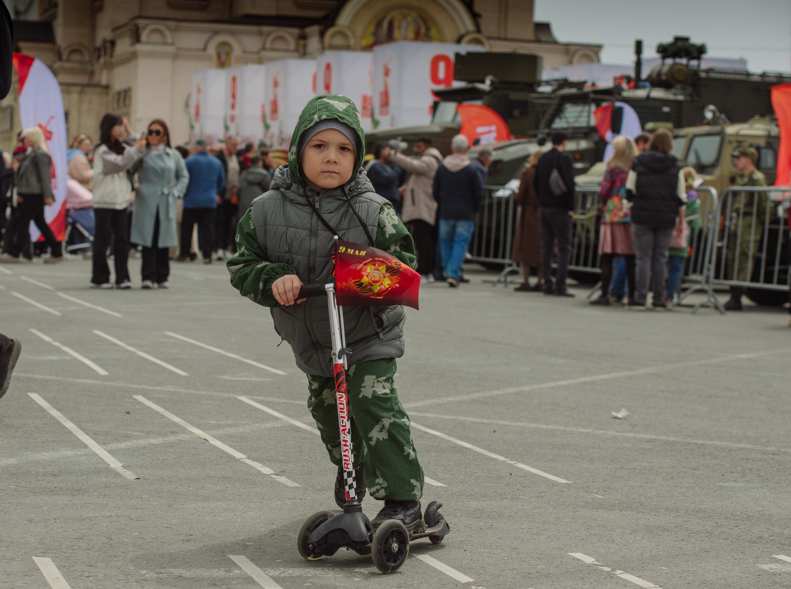 9 мая Центральная плащадь. Фотограф Мария Каюрова