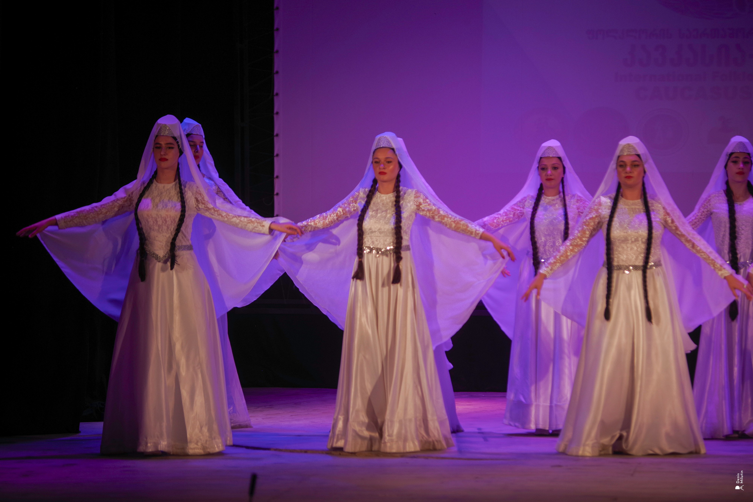 Танцы в прекрасном Они. Портретный фотограф Денис Милютин