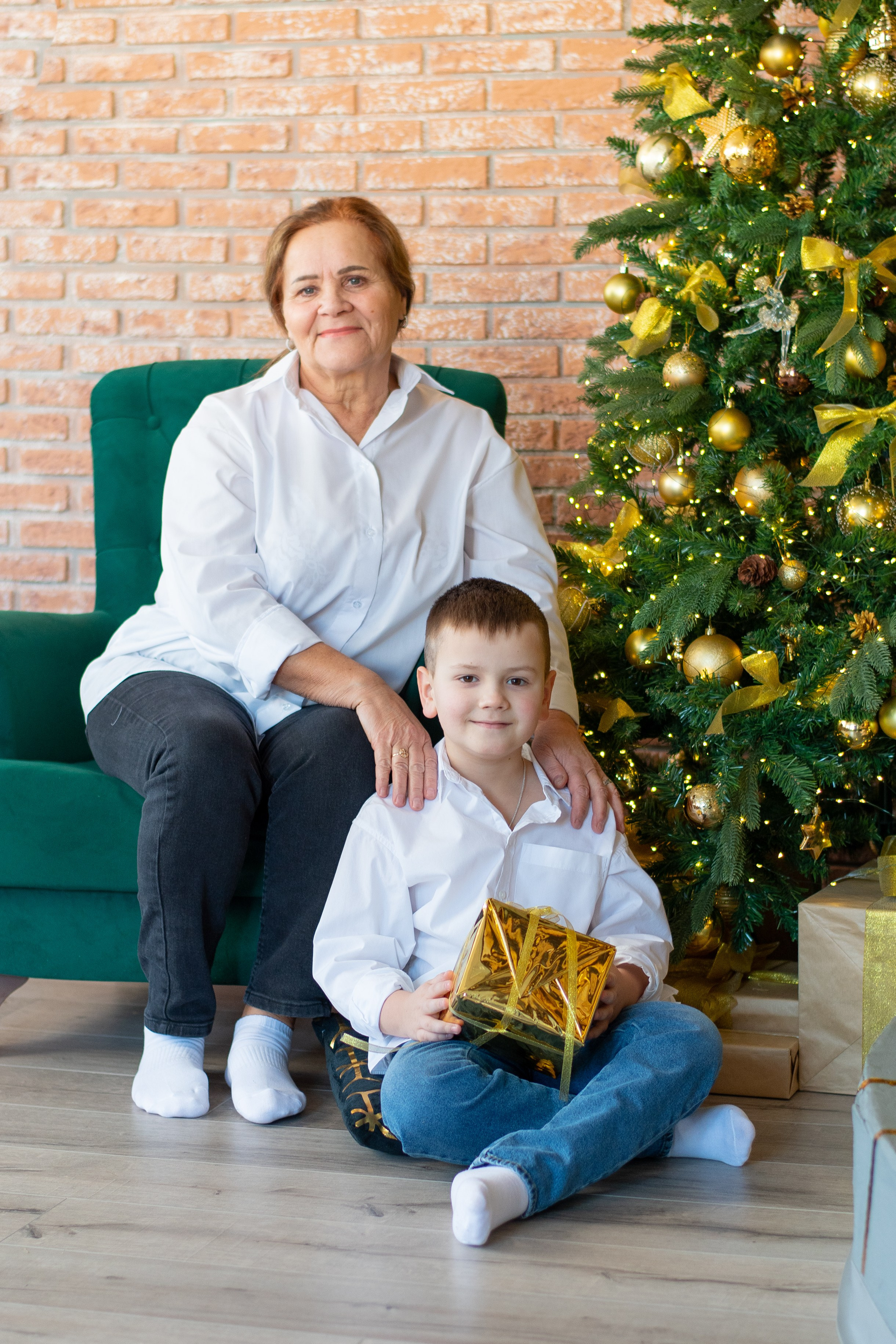 Оксана с семьей. Студийная съемка. Екатерина Бикбаева фотограф, видеограф, медиа-продюсер