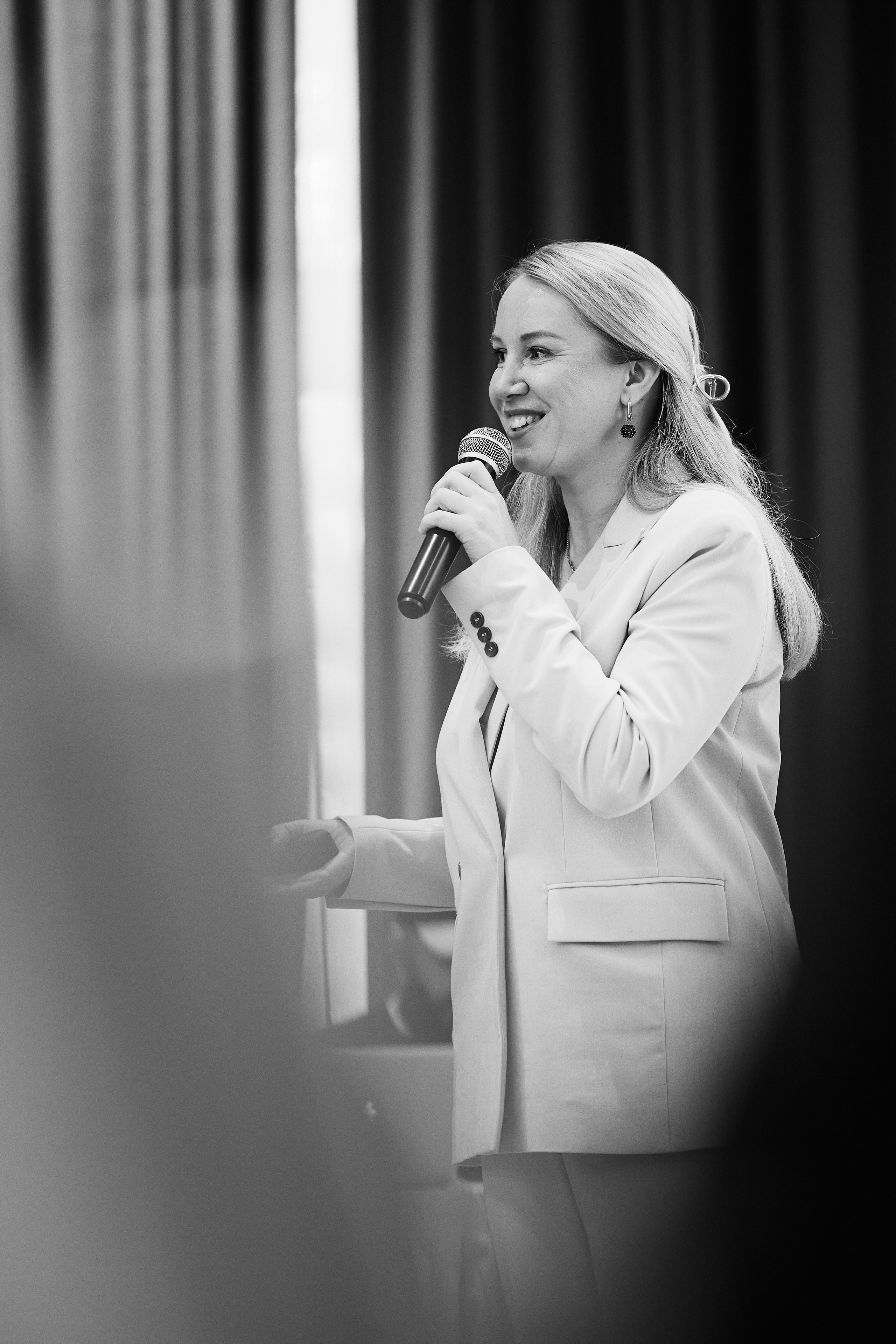 Современная женщина в Hilton 26.10. Свадебный репортажный фотограф краснодар максим дремов дрёмов фотосессия студия цена