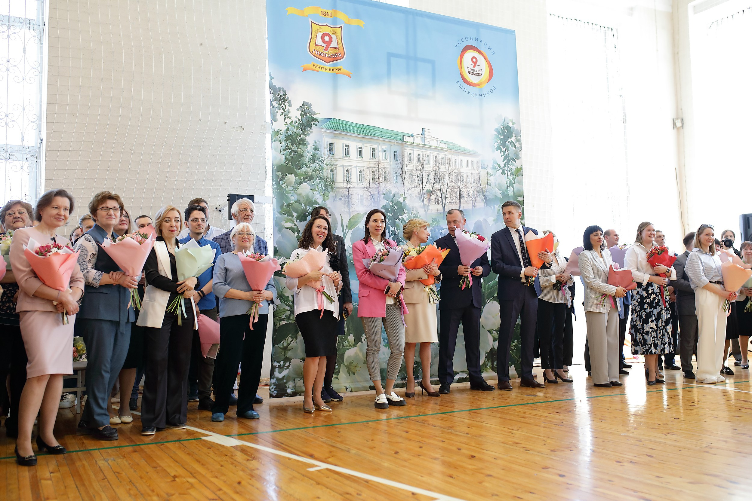 Последний звонок (линейка). Свадебный и семейный фотограф и видеограф в Екатеринбурге Полянские Тимур и Анастасия