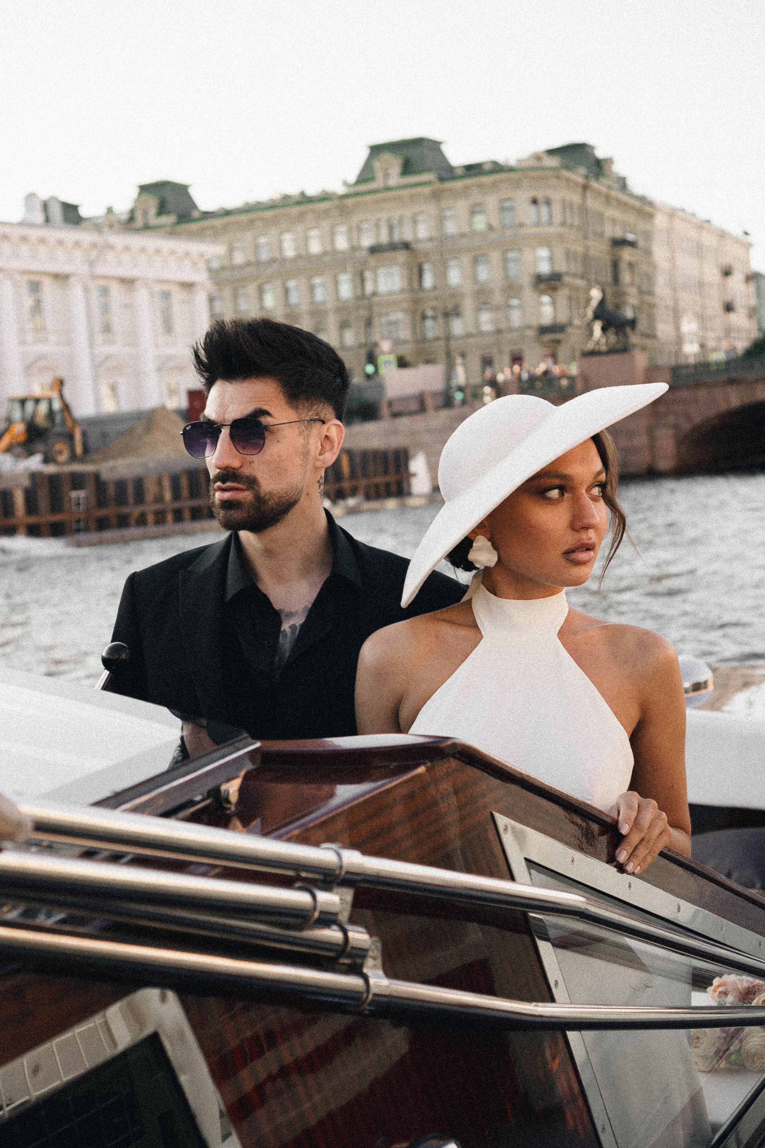 СВАДЕНБНАЯ СЬЕМКА НА КАТЕРЕ ПО КАНАЛАМ САНКТ-ПЕТЕРБУРГА И В АКВАТОРИИ НЕВЫ. Профессиональный фотограф, Санкт-Петербург — Виктория Богомолова