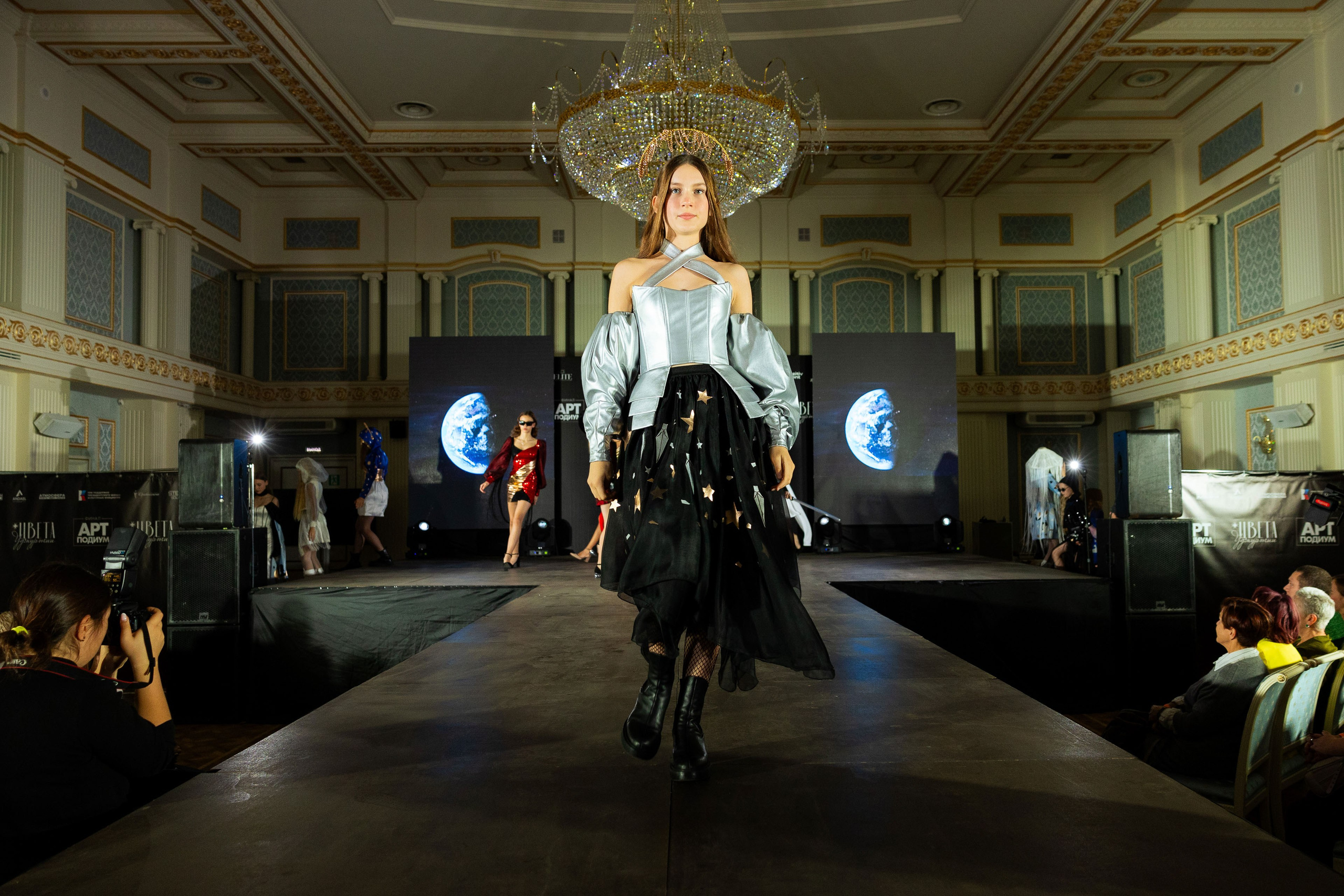 Арт-подиум «Цвета Удмуртии». Показ мод [25/10/24]. Фотограф Виноградов Константин