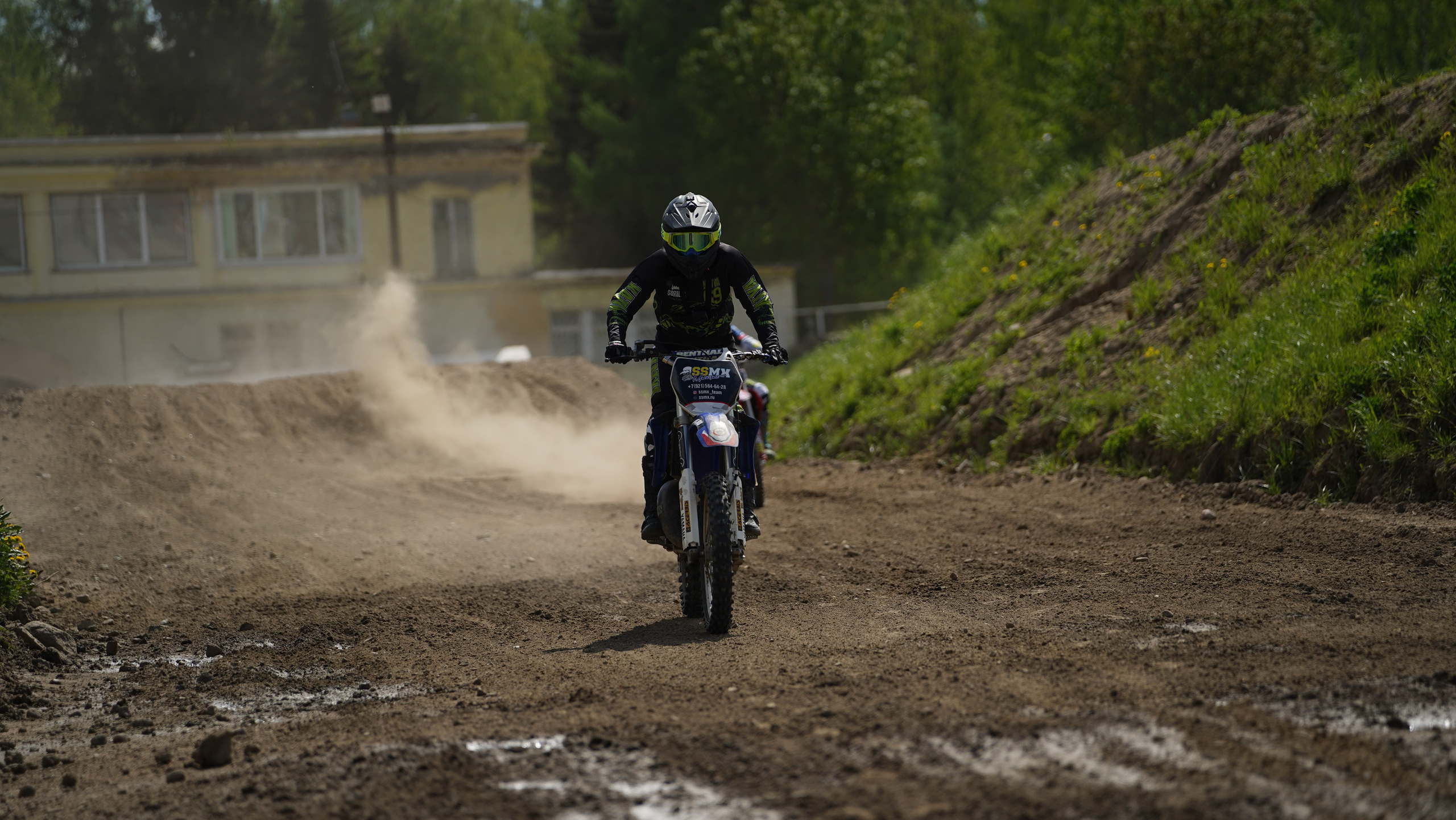 Катя Ли. Графический дизайнер Илья Левченко