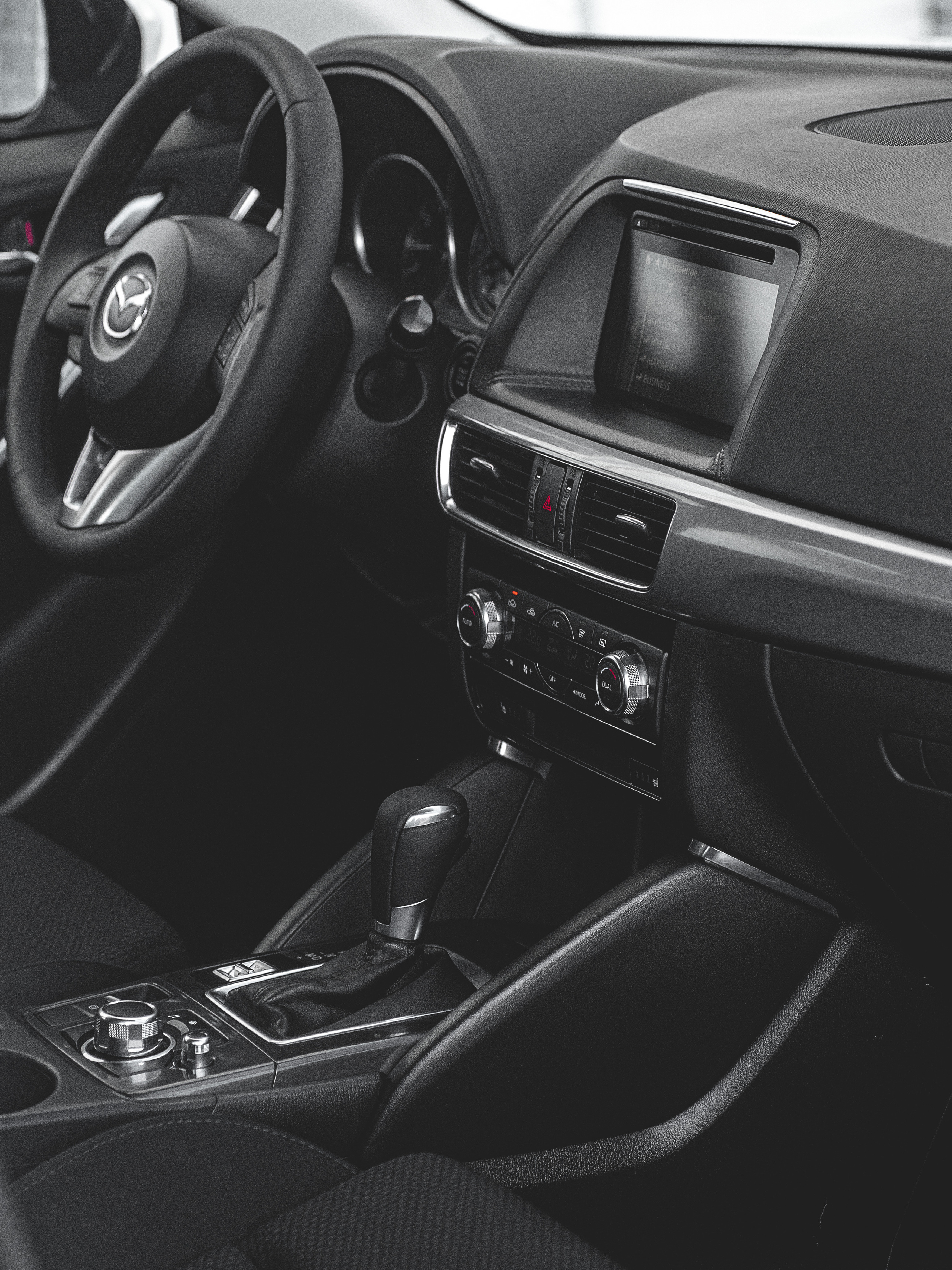 Фотосессия автомобиля фото авто для контента Фотограф Воронеж гулевич Валерий  mazda cx-6