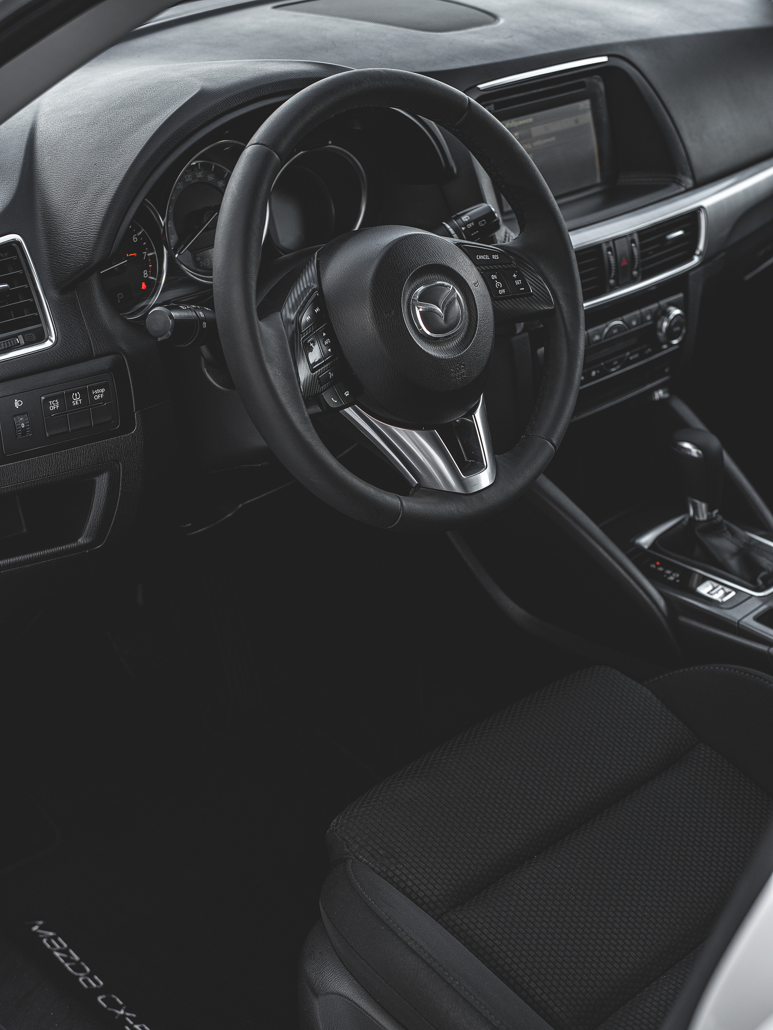 Фотосессия автомобиля фото авто для контента Фотограф Воронеж гулевич Валерий  mazda cx-6