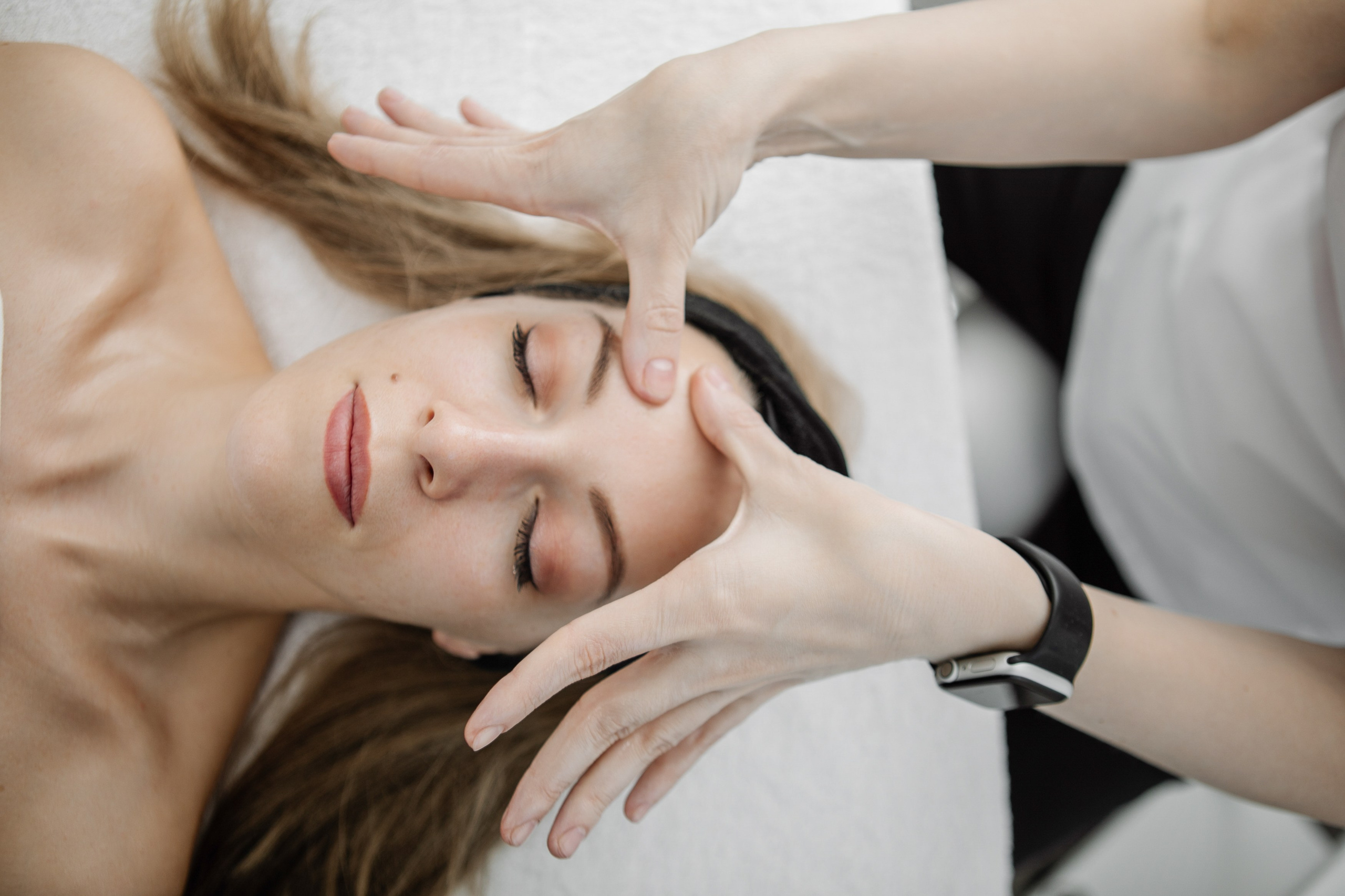 Косметолог Алёна. Фотограф Губкинского