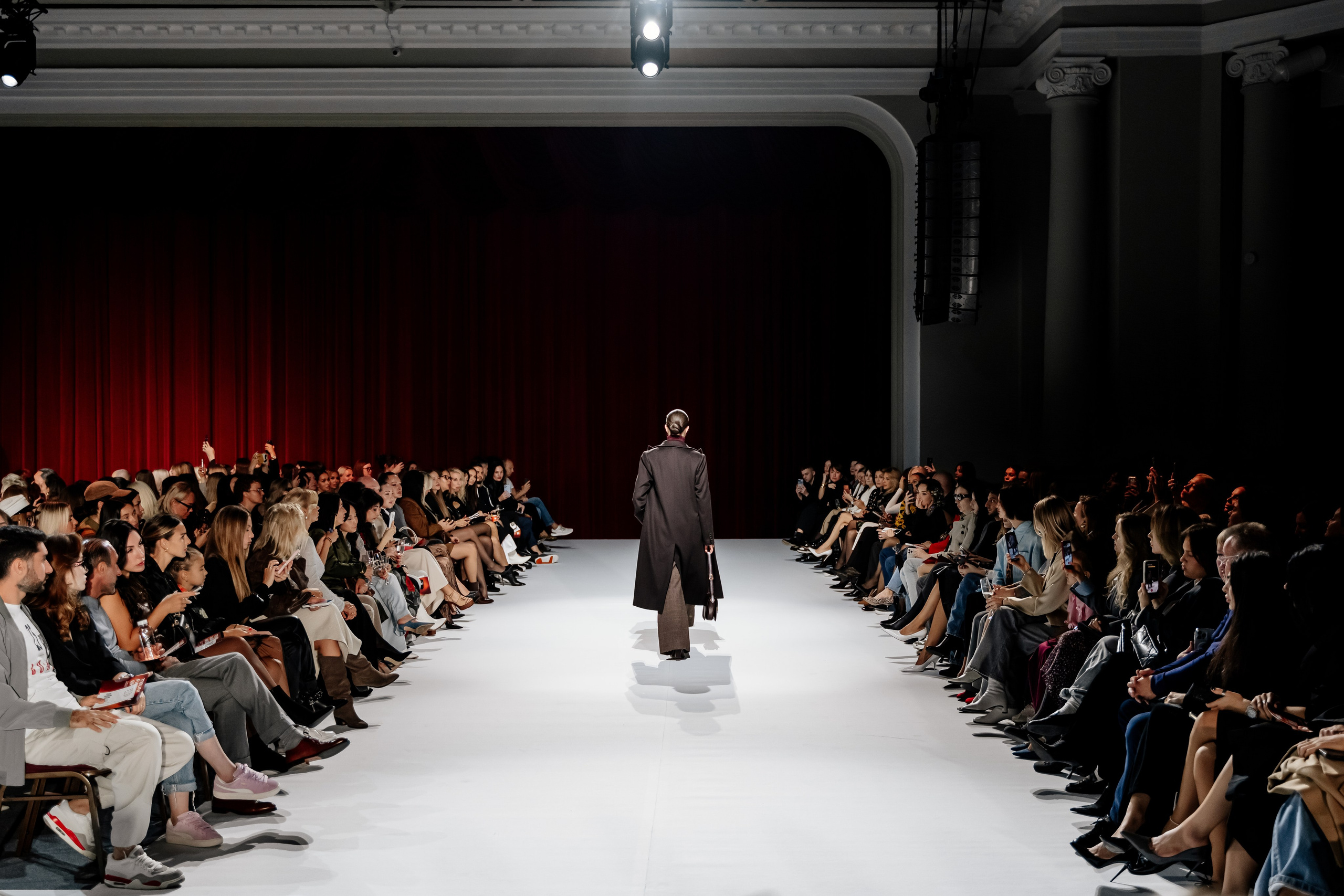 TSUM FASHION SHOW 2025. Свадебный и семейный фотограф в Сочи Никита Пищов