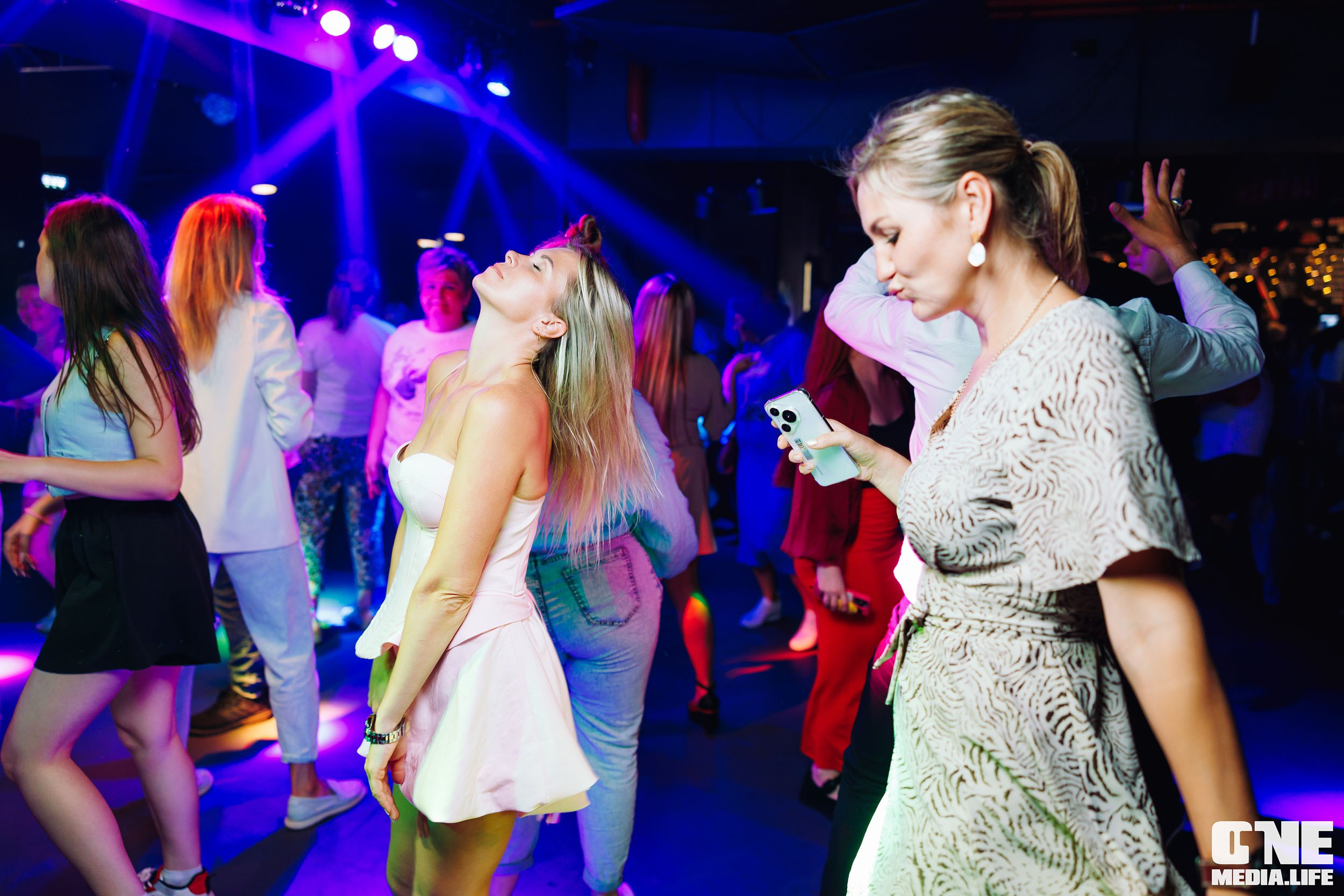 Фоторепортаж из бара Баррэ. One Media Life: фоторепортажи, фотоотчеты с мероприятий и заведений