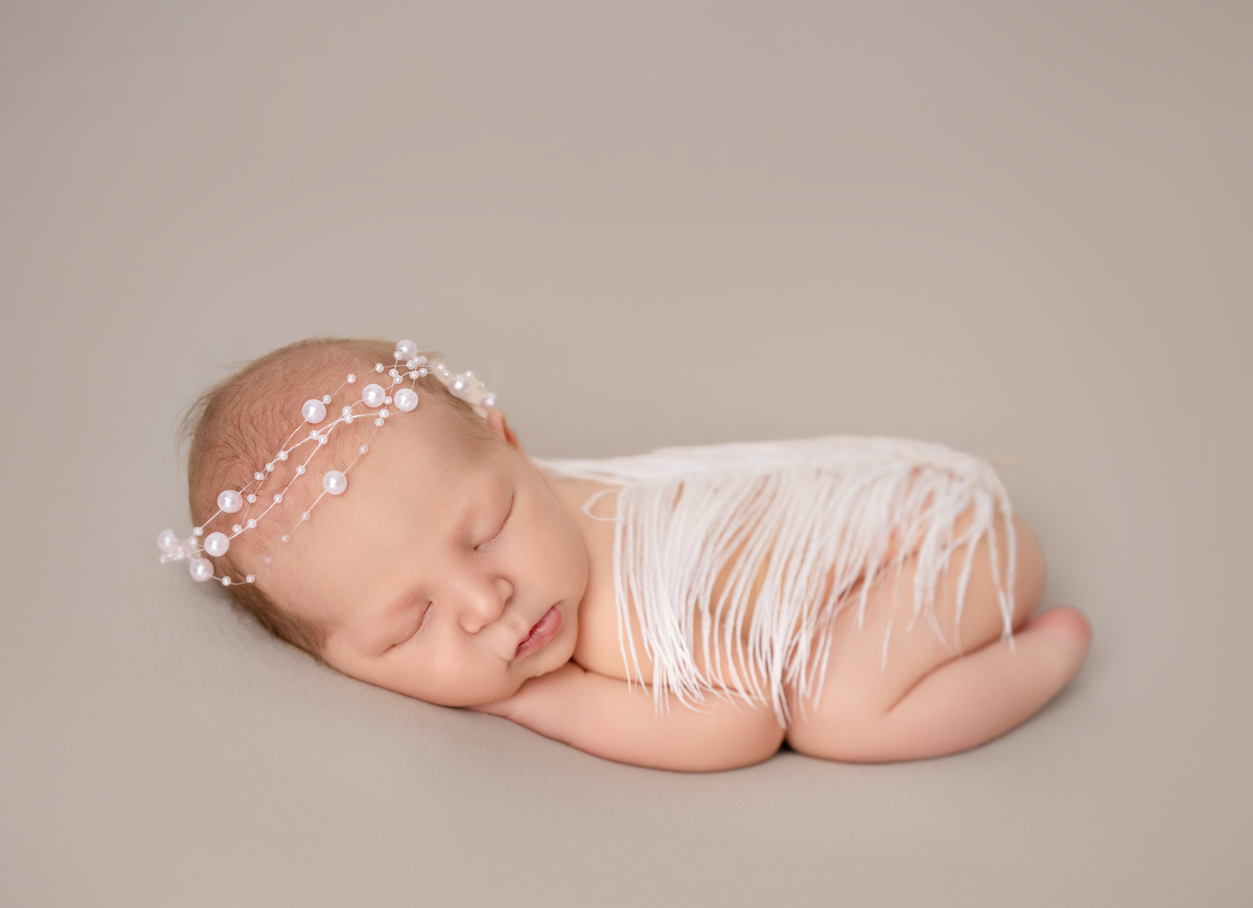 Фотограф новорожденных в Нижнем Новгороде - профессиональная фотосессия для новорожденных, уютные и милые снимки малышей, создание уникальных образов и воспоминаний для родителей. Специалист по детской фотографии предлагает услуги по съемке новорожденных в комфортной обстановке, обеспечивая безопасность и тепло для вашего малыша.