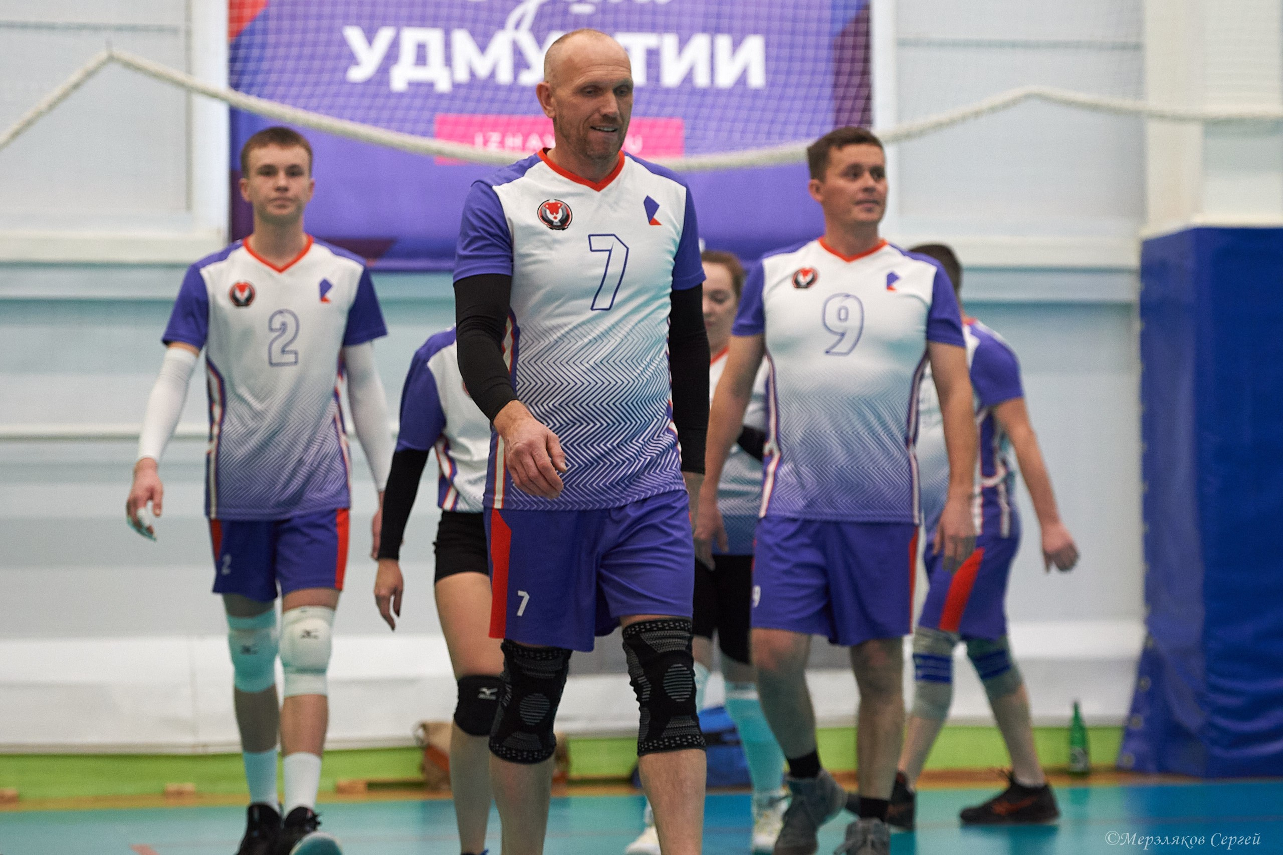 Новогодний волейбольный турнир. Ижевск. 16.12.23. Спортивный репортажный фотограф в Ижевске Сергей Мерзляков