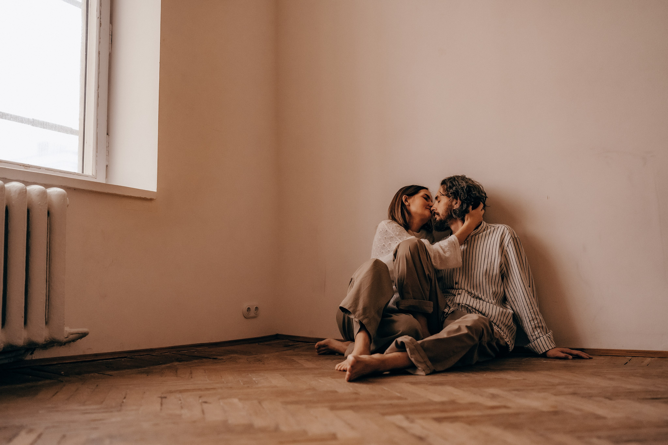 Объятья и немного баловства. Главная