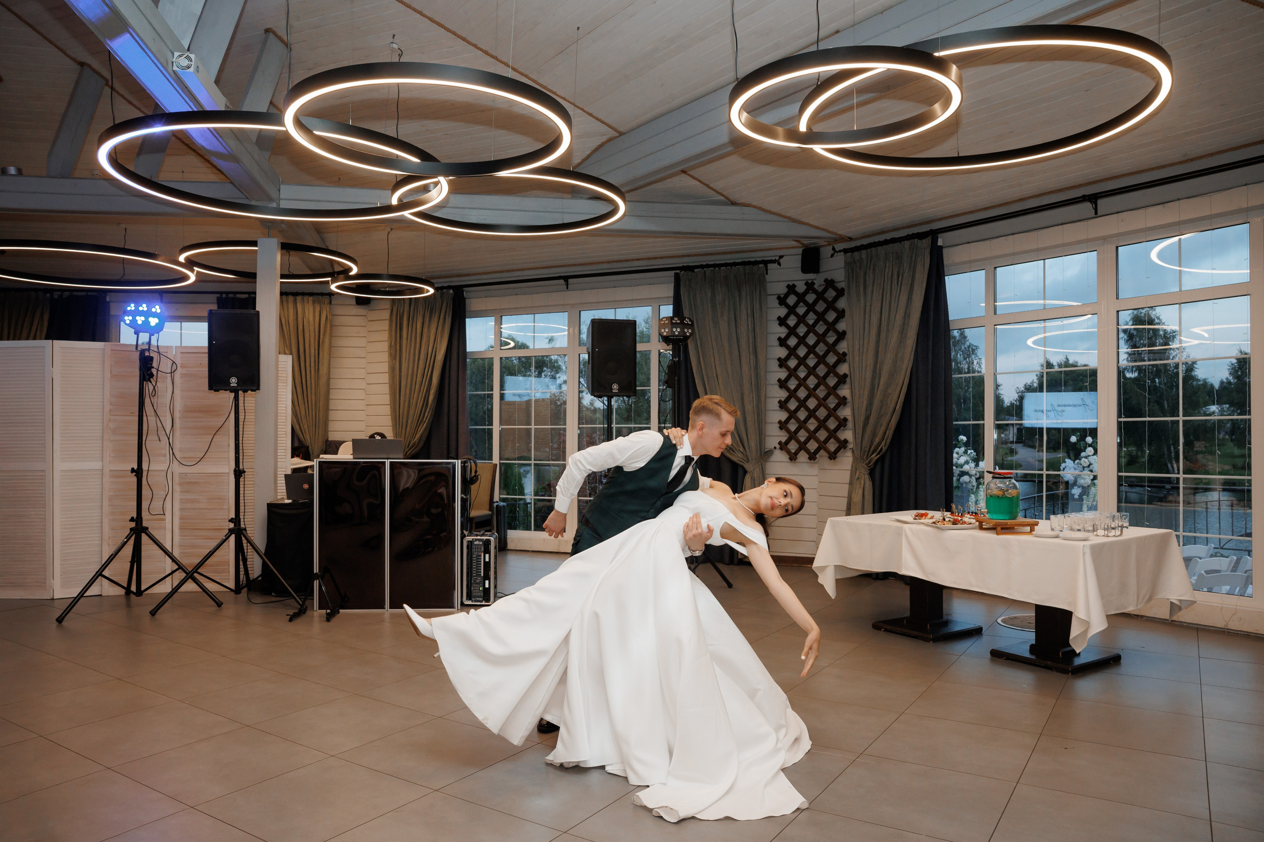 Регистрация в отеле Fish Point, ЗАГС Бутово, прогулка в Остафьево. Свадебный и репортажный фотограф (Москва, Королев и другие)